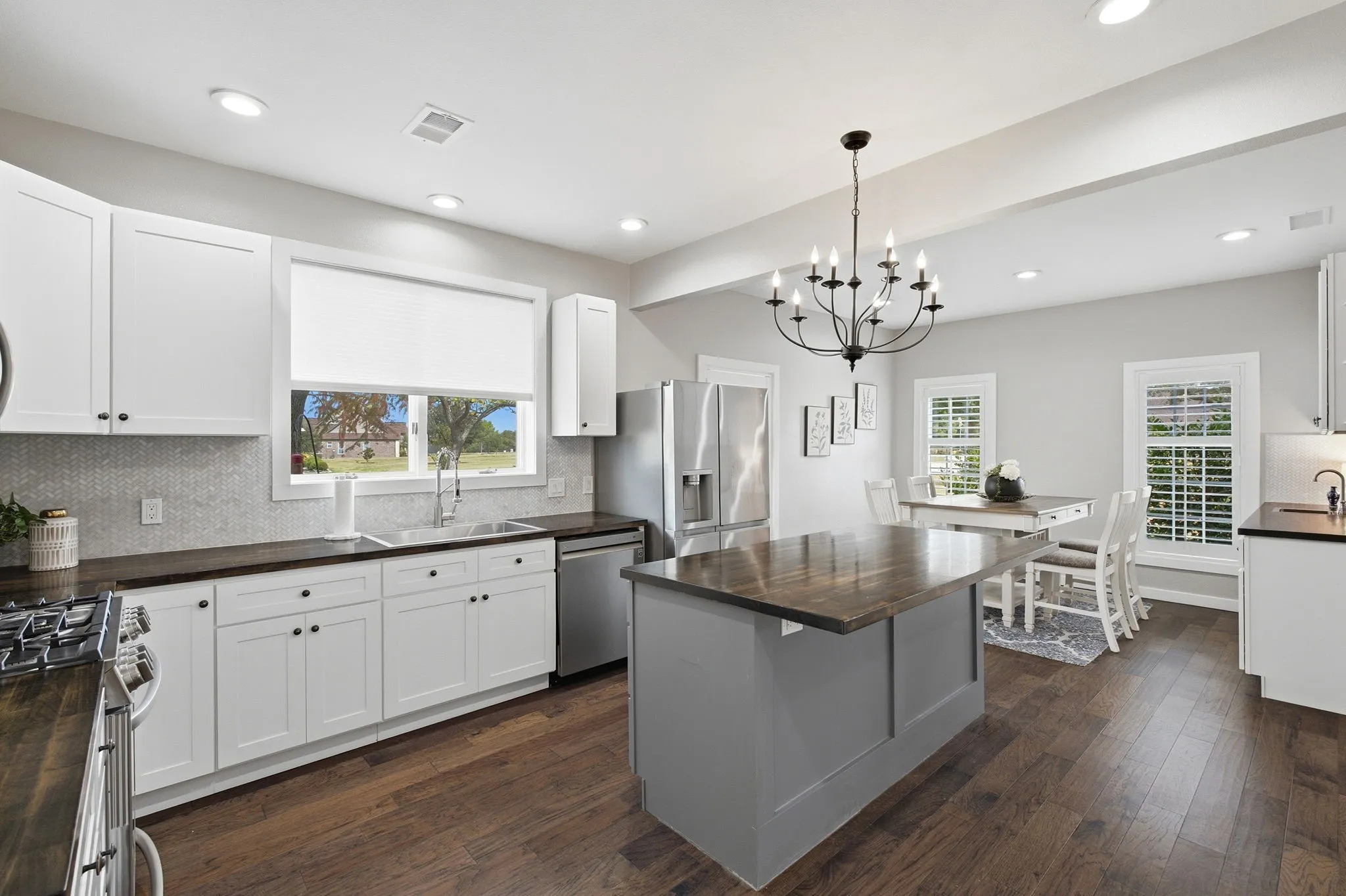 Single Family Residence For Sale in Collin County , 15 Brookhollow Circle, Melissa, Texas 75454, 5 Bedroom, 4 Bathroom, 2 Garage spaces, 3,439 Sqft, built in 1996, mls#21267902, Real Estate Agent in Melissa, Homes For Sale in Collin county, Homes For Sale in Melissa, Realtor in Melissa Texas, Real Estate Brokerage Independent Realty Texas, Luminita Cordes Realtor