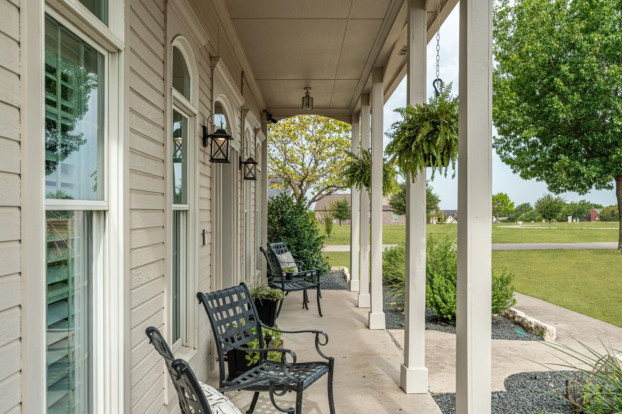 Single Family Residence For Sale in Collin County , 15 Brookhollow Circle, Melissa, Texas 75454, 5 Bedroom, 4 Bathroom, 2 Garage spaces, 3,439 Sqft, built in 1996, mls#21267902, Real Estate Agent in Melissa, Homes For Sale in Collin county, Homes For Sale in Melissa, Realtor in Melissa Texas, Real Estate Brokerage Independent Realty Texas, Luminita Cordes Realtor
