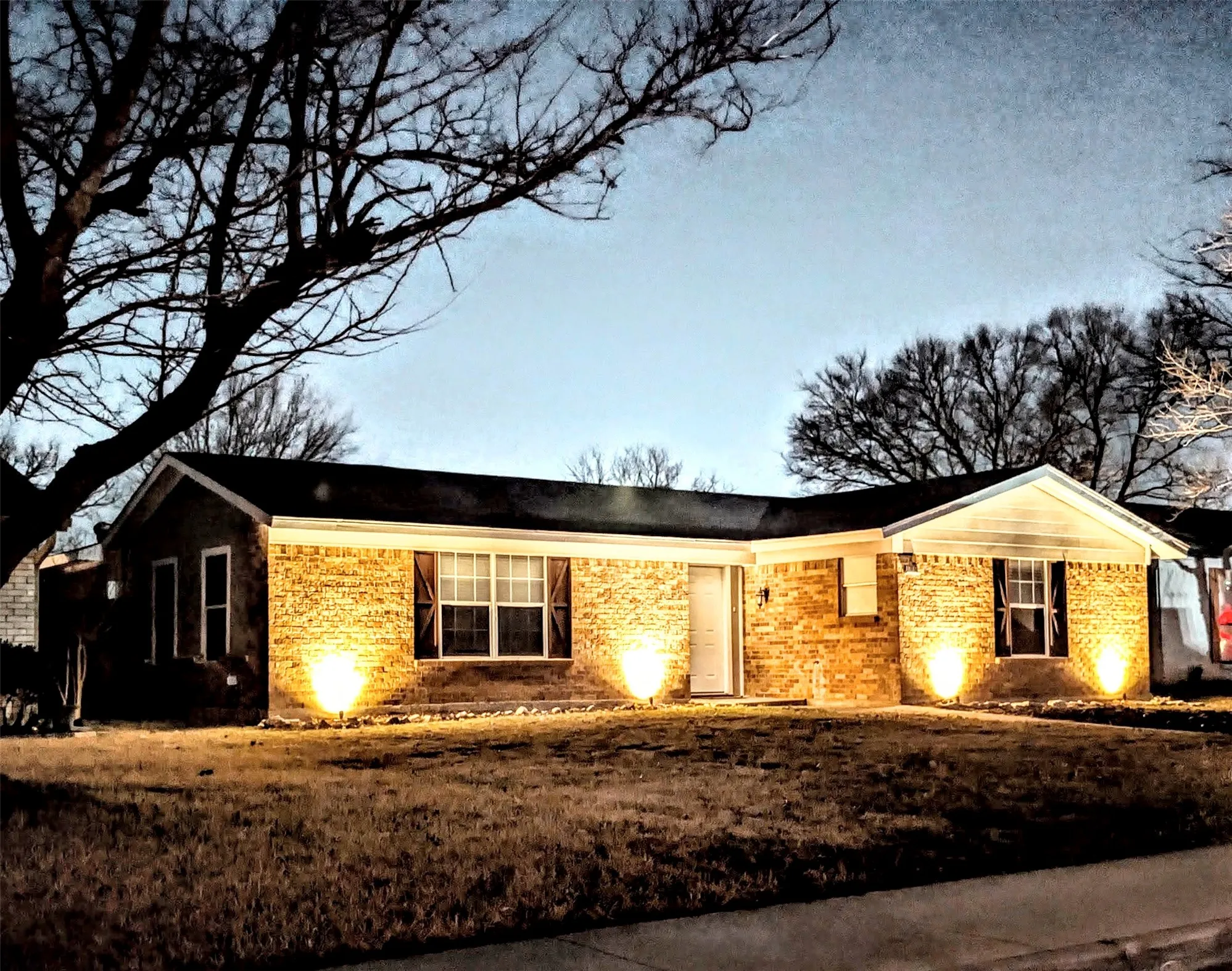 Single Family Residence For Sale in Collin County , 106 Greeting Gate Lane, Allen, Texas 75002, 3 Bedrooms, 2 Bathrooms, Garage spaces, 1,750 Sqft, built in 1969, Price $310,000, mls#21265265, Real Estate Agent in Allen, Homes For Sale in Collin county, Homes For Sale in Allen, Realtor in Allen Texas, Real Estate Brokerage Independent Realty Texas, Luminita Cordes Realtor