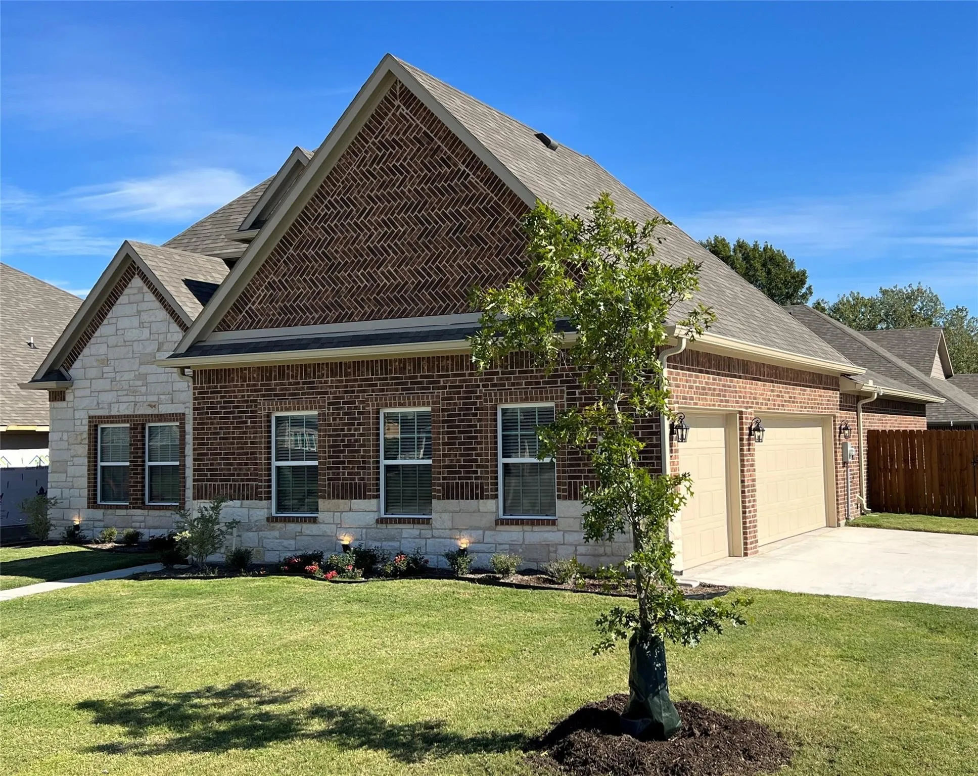 Single Family Residence For Rent in Hunt County , 505 Ellis Place Drive, Greenville, Texas 75402, 4 Bedrooms, 3 Bathrooms, 3 Garage spaces, 2,701 Sqft, built in 2022, Price $3,195, mls#21268338, Real Estate Agent in Greenville, Homes For Rent in Hunt county, Homes For Rent in Greenville, Realtor in Greenville Texas, Real Estate Brokerage Independent Realty Texas, Luminita Cordes Realtor