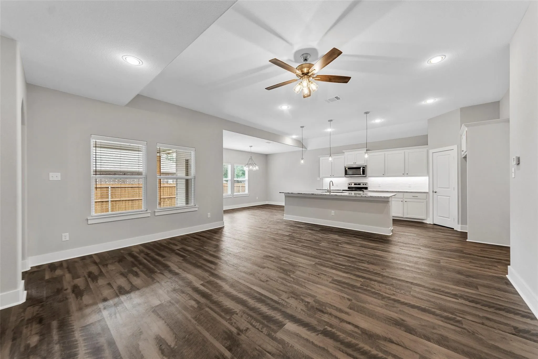 Single Family Residence For Rent in Hunt County , 505 Ellis Place Drive, Greenville, Texas 75402, 4 Bedrooms, 3 Bathrooms, 3 Garage spaces, 2,701 Sqft, built in 2022, Price $3,195, mls#21268338, Real Estate Agent in Greenville, Homes For Rent in Hunt county, Homes For Rent in Greenville, Realtor in Greenville Texas, Real Estate Brokerage Independent Realty Texas, Luminita Cordes Realtor