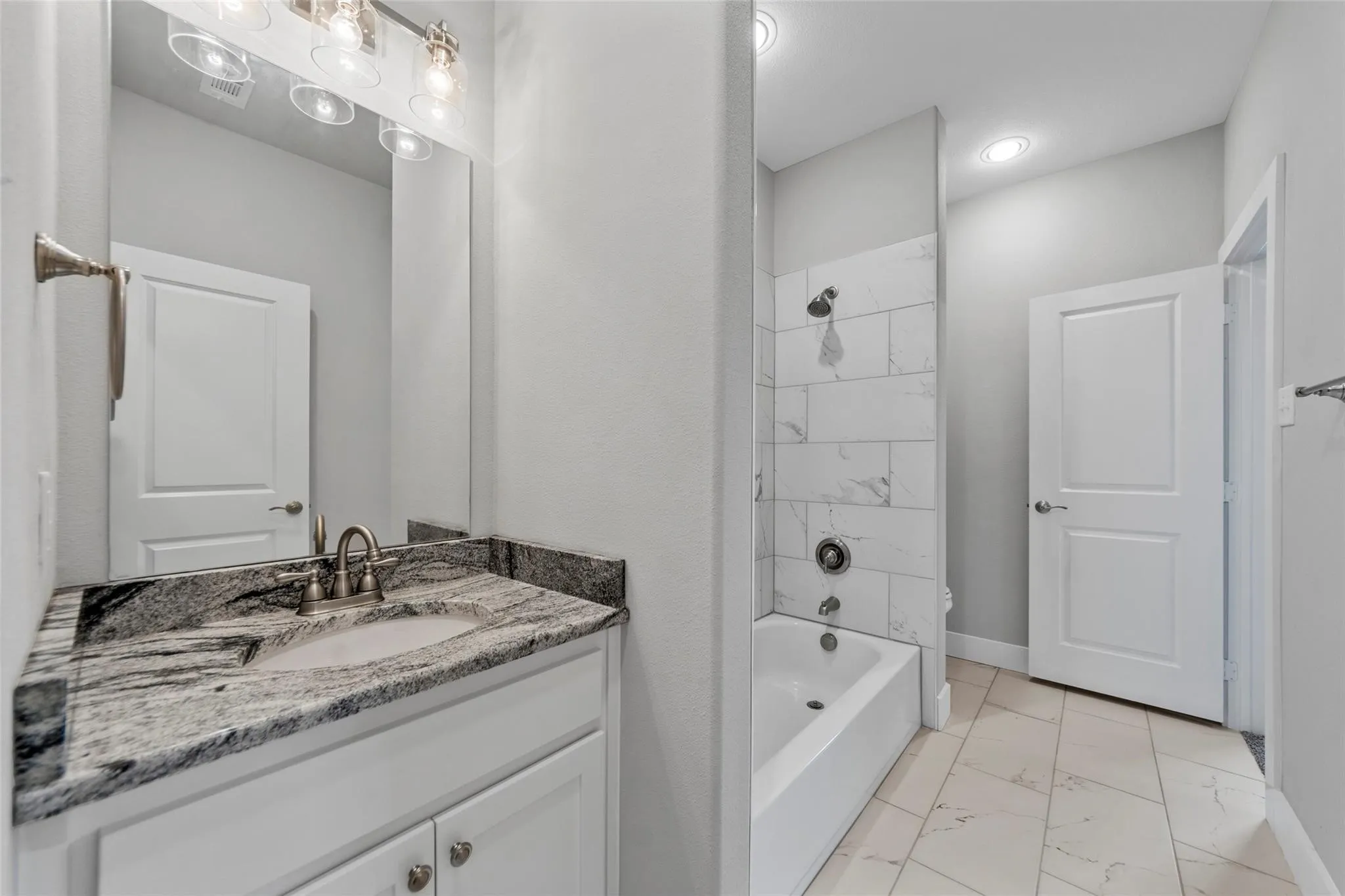 Single Family Residence For Rent in Hunt County , 505 Ellis Place Drive, Greenville, Texas 75402, 4 Bedrooms, 3 Bathrooms, 3 Garage spaces, 2,701 Sqft, built in 2022, Price $3,195, mls#21268338, Real Estate Agent in Greenville, Homes For Rent in Hunt county, Homes For Rent in Greenville, Realtor in Greenville Texas, Real Estate Brokerage Independent Realty Texas, Luminita Cordes Realtor