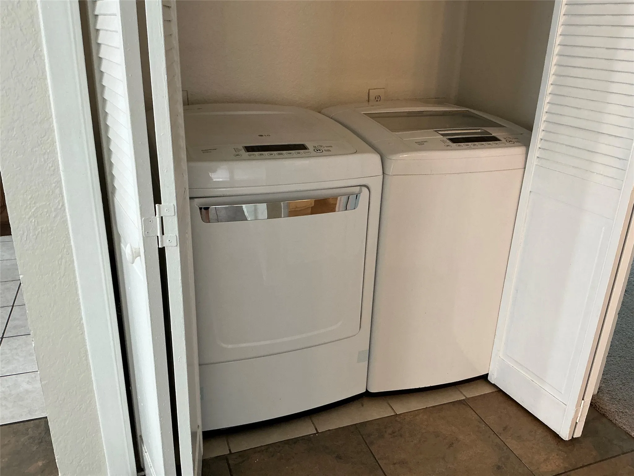 Condominium For Rent in Dallas County , 934 Turtle Cove 156, Irving, Texas 75060, 2 Bedroom, 2 Bathroom, Garage spaces, 1,006 Sqft, built in 1982, mls#21265774, Real Estate Agent in Irving, Homes For Rent in Dallas county, Homes For Rent in Irving, Realtor in Irving Texas, Real Estate Brokerage Independent Realty Texas, Luminita Cordes Realtor