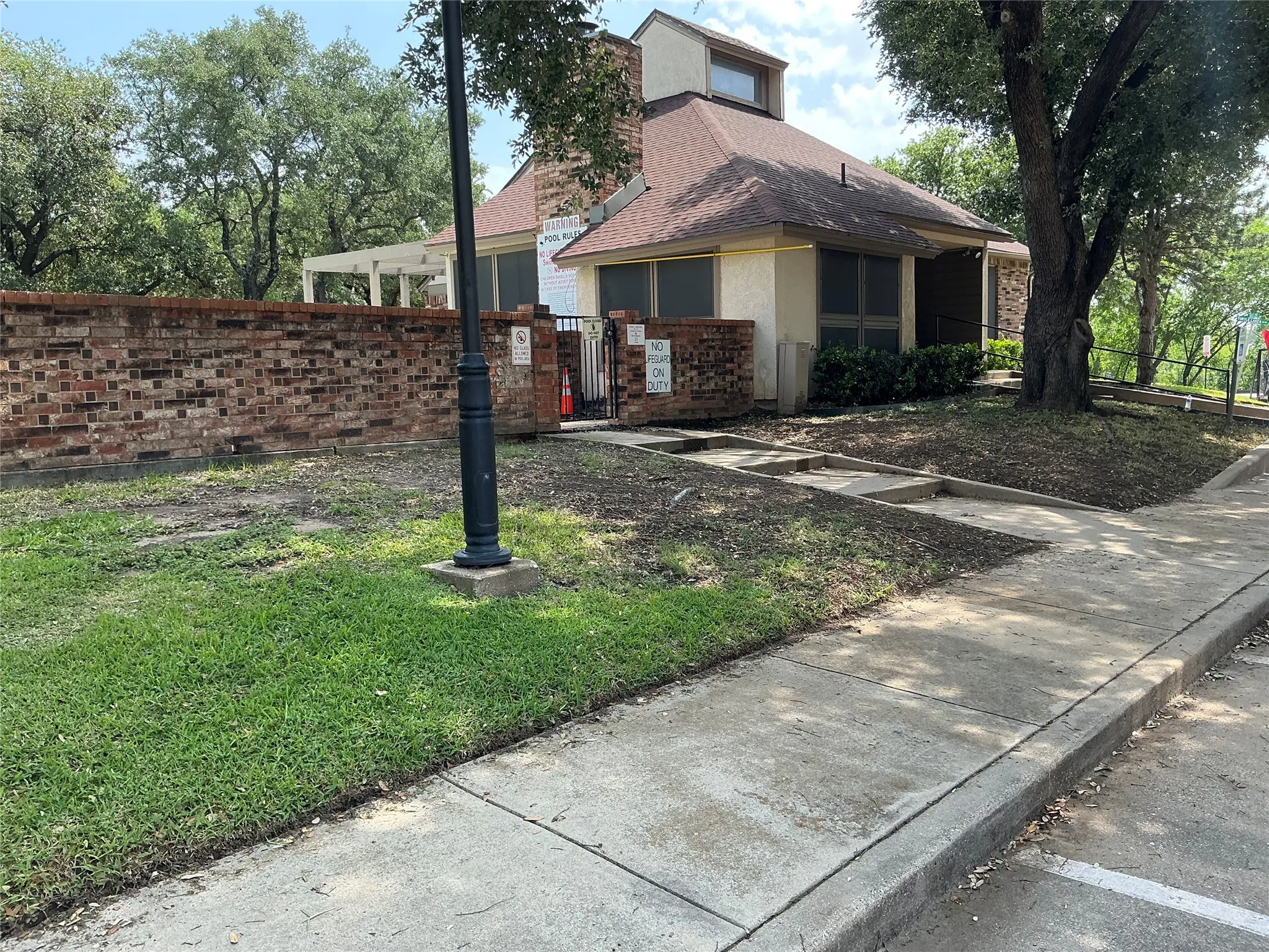 Condominium For Rent in Dallas County , 934 Turtle Cove 156, Irving, Texas 75060, 2 Bedroom, 2 Bathroom, Garage spaces, 1,006 Sqft, built in 1982, mls#21265774, Real Estate Agent in Irving, Homes For Rent in Dallas county, Homes For Rent in Irving, Realtor in Irving Texas, Real Estate Brokerage Independent Realty Texas, Luminita Cordes Realtor
