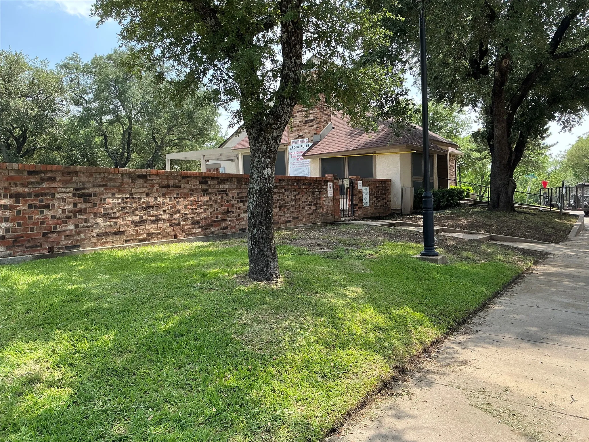 Condominium For Rent in Dallas County , 934 Turtle Cove 156, Irving, Texas 75060, 2 Bedroom, 2 Bathroom, Garage spaces, 1,006 Sqft, built in 1982, mls#21265774, Real Estate Agent in Irving, Homes For Rent in Dallas county, Homes For Rent in Irving, Realtor in Irving Texas, Real Estate Brokerage Independent Realty Texas, Luminita Cordes Realtor