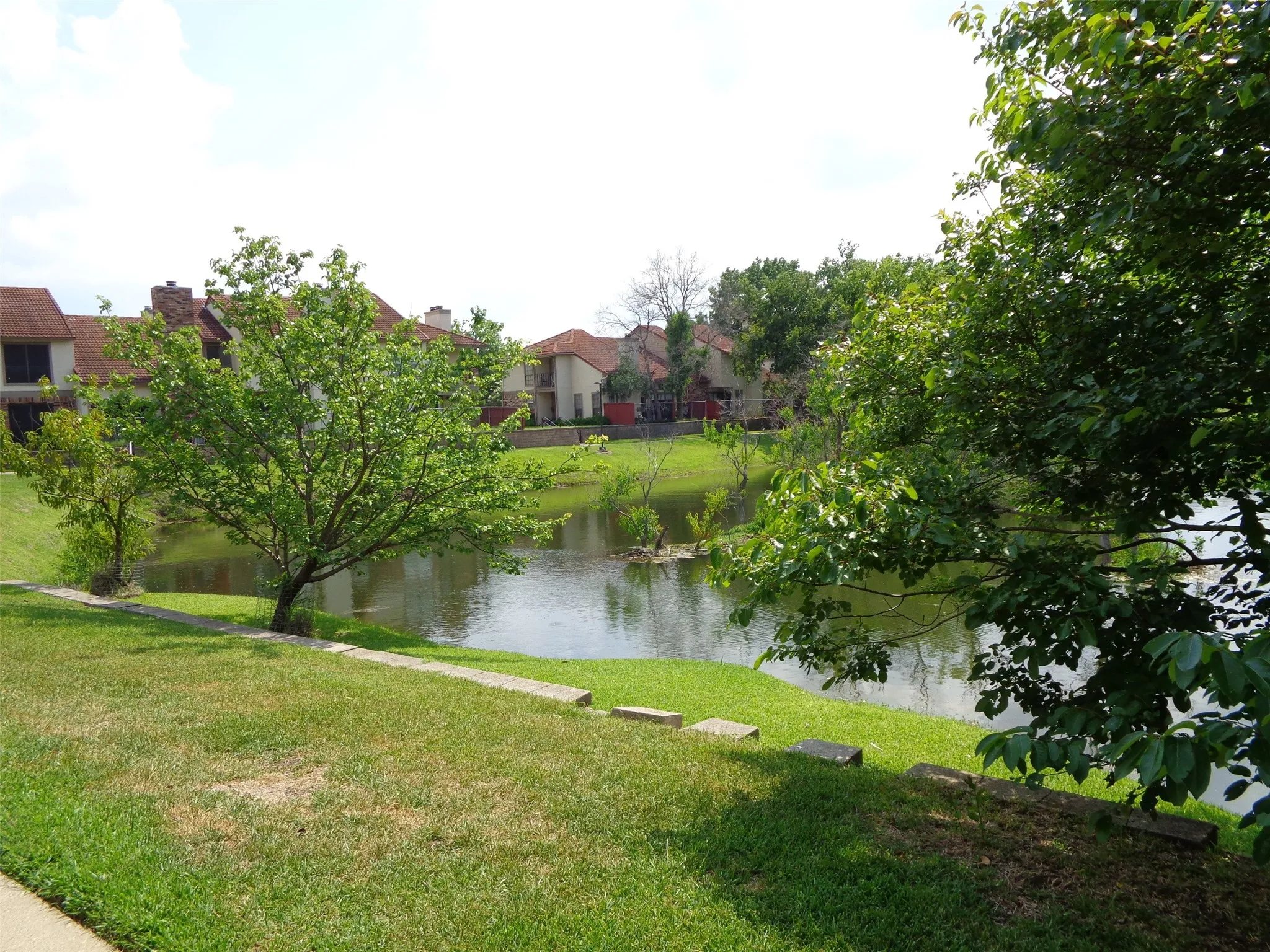 Condominium For Rent in Dallas County , 934 Turtle Cove 156, Irving, Texas 75060, 2 Bedroom, 2 Bathroom, Garage spaces, 1,006 Sqft, built in 1982, mls#21265774, Real Estate Agent in Irving, Homes For Rent in Dallas county, Homes For Rent in Irving, Realtor in Irving Texas, Real Estate Brokerage Independent Realty Texas, Luminita Cordes Realtor