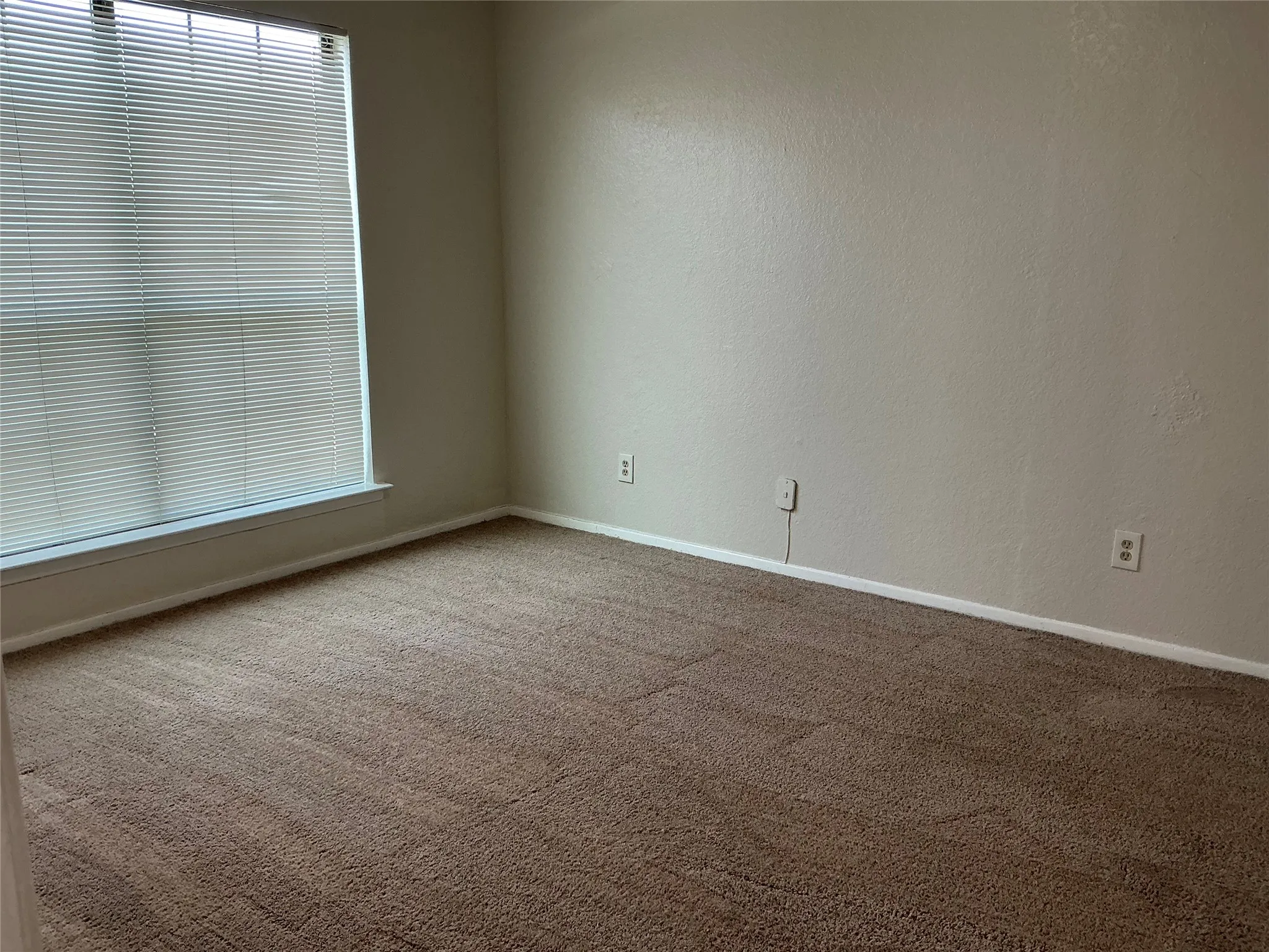 Condominium For Rent in Dallas County , 934 Turtle Cove 156, Irving, Texas 75060, 2 Bedroom, 2 Bathroom, Garage spaces, 1,006 Sqft, built in 1982, mls#21265774, Real Estate Agent in Irving, Homes For Rent in Dallas county, Homes For Rent in Irving, Realtor in Irving Texas, Real Estate Brokerage Independent Realty Texas, Luminita Cordes Realtor