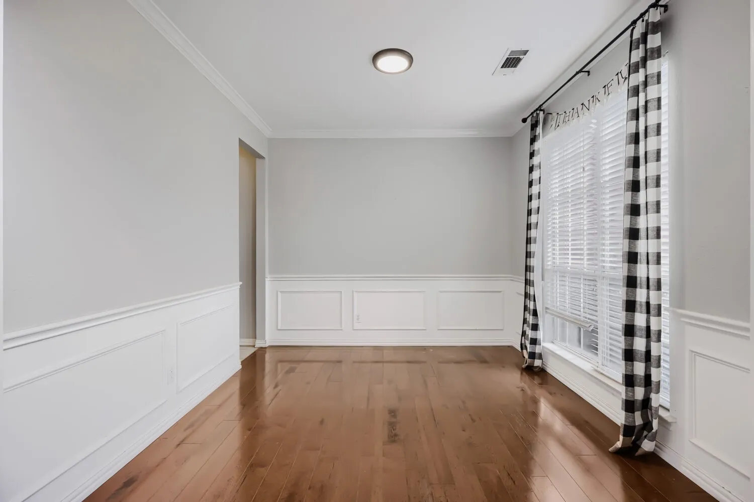 Single Family Residence For Sale in Tarrant County , 5216 Birch Grove Lane, Fort Worth, Texas 76137, 4 Bedrooms, 3 Bathrooms, 2 Garage spaces, 2,532 Sqft, built in 1997, Price $398,000, mls#21267207, Real Estate Agent in Fort Worth, Homes For Sale in Tarrant county, Homes For Sale in Fort Worth, Realtor in Fort Worth Texas, Real Estate Brokerage Independent Realty Texas, Luminita Cordes Realtor