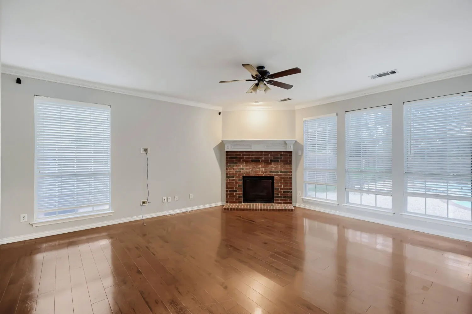 Single Family Residence For Sale in Tarrant County , 5216 Birch Grove Lane, Fort Worth, Texas 76137, 4 Bedrooms, 3 Bathrooms, 2 Garage spaces, 2,532 Sqft, built in 1997, Price $398,000, mls#21267207, Real Estate Agent in Fort Worth, Homes For Sale in Tarrant county, Homes For Sale in Fort Worth, Realtor in Fort Worth Texas, Real Estate Brokerage Independent Realty Texas, Luminita Cordes Realtor