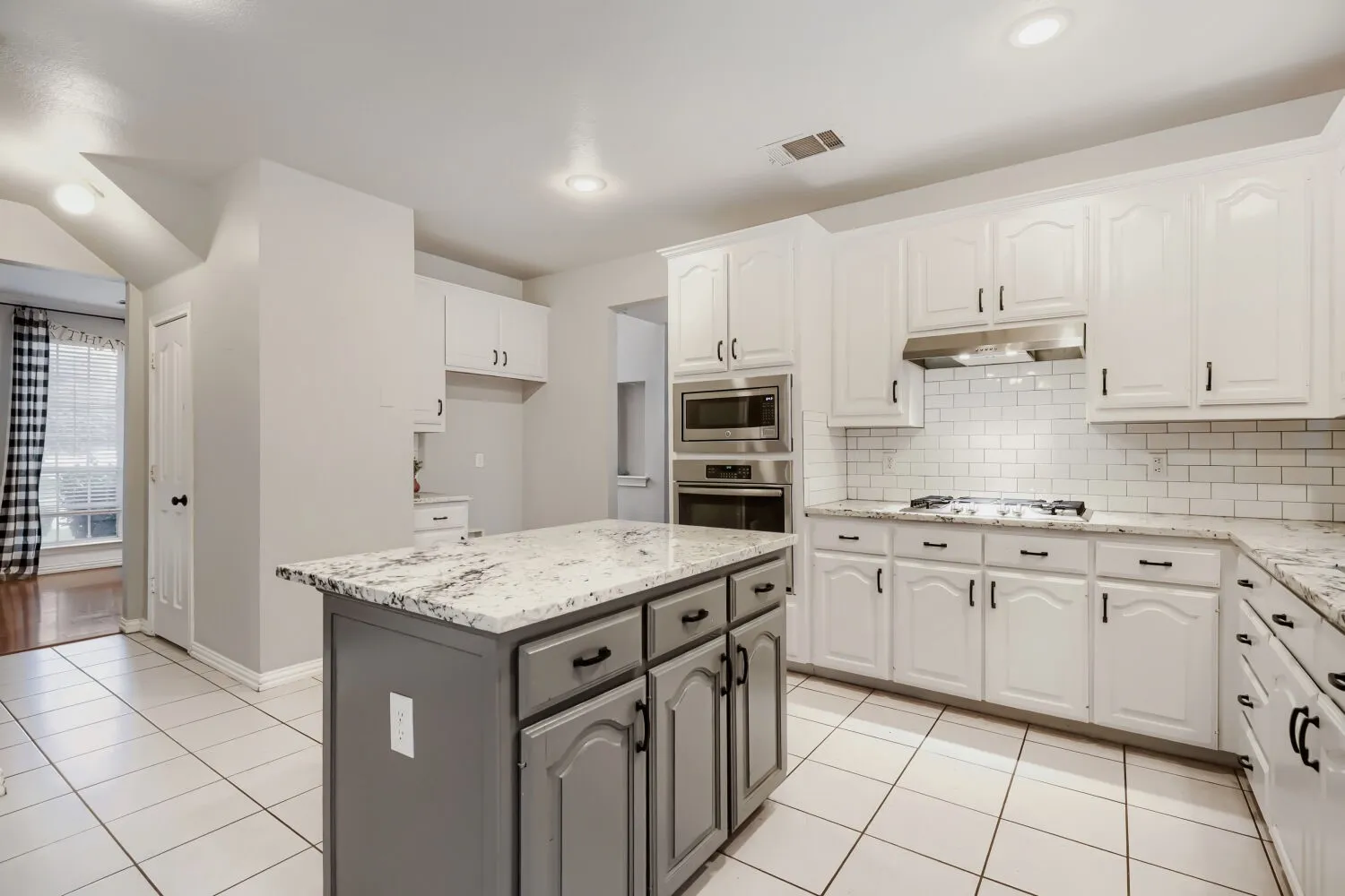 Single Family Residence For Sale in Tarrant County , 5216 Birch Grove Lane, Fort Worth, Texas 76137, 4 Bedrooms, 3 Bathrooms, 2 Garage spaces, 2,532 Sqft, built in 1997, Price $398,000, mls#21267207, Real Estate Agent in Fort Worth, Homes For Sale in Tarrant county, Homes For Sale in Fort Worth, Realtor in Fort Worth Texas, Real Estate Brokerage Independent Realty Texas, Luminita Cordes Realtor