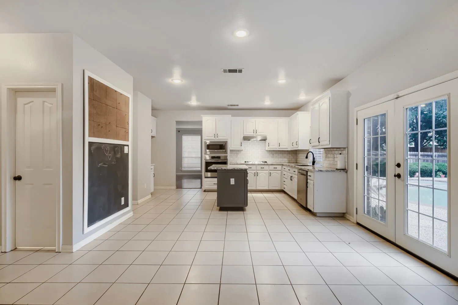 Single Family Residence For Sale in Tarrant County , 5216 Birch Grove Lane, Fort Worth, Texas 76137, 4 Bedrooms, 3 Bathrooms, 2 Garage spaces, 2,532 Sqft, built in 1997, Price $398,000, mls#21267207, Real Estate Agent in Fort Worth, Homes For Sale in Tarrant county, Homes For Sale in Fort Worth, Realtor in Fort Worth Texas, Real Estate Brokerage Independent Realty Texas, Luminita Cordes Realtor