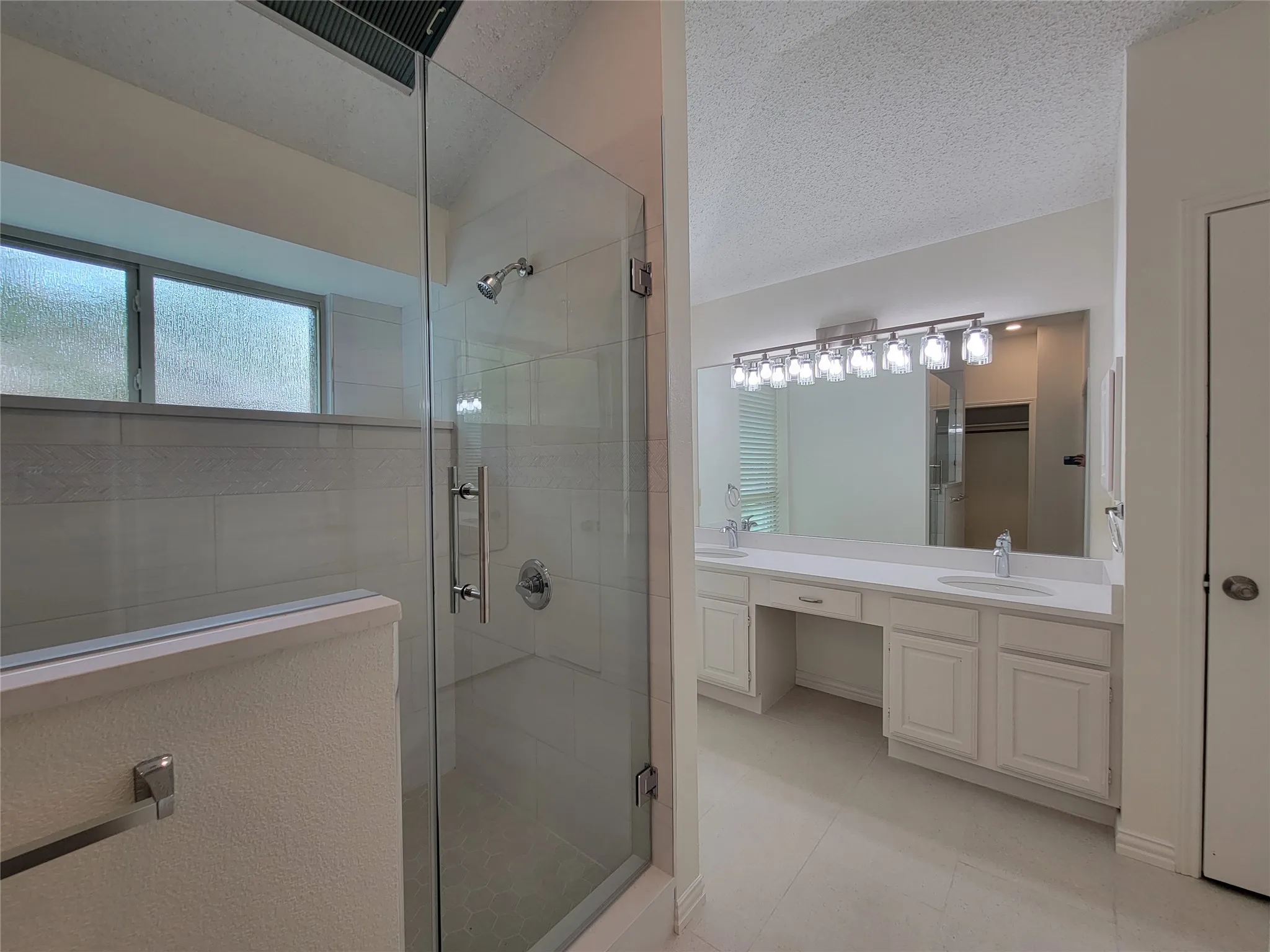 Single Family Residence For Sale in Dallas County , 630 Country View Lane, Garland, Texas 75043, 3 Bedroom, 2 Bathroom, 2 Garage spaces, 1,778 Sqft, built in 1983, mls#21267896, Real Estate Agent in Garland, Homes For Sale in Dallas county, Homes For Sale in Garland, Realtor in Garland Texas, Real Estate Brokerage Independent Realty Texas, Luminita Cordes Realtor
