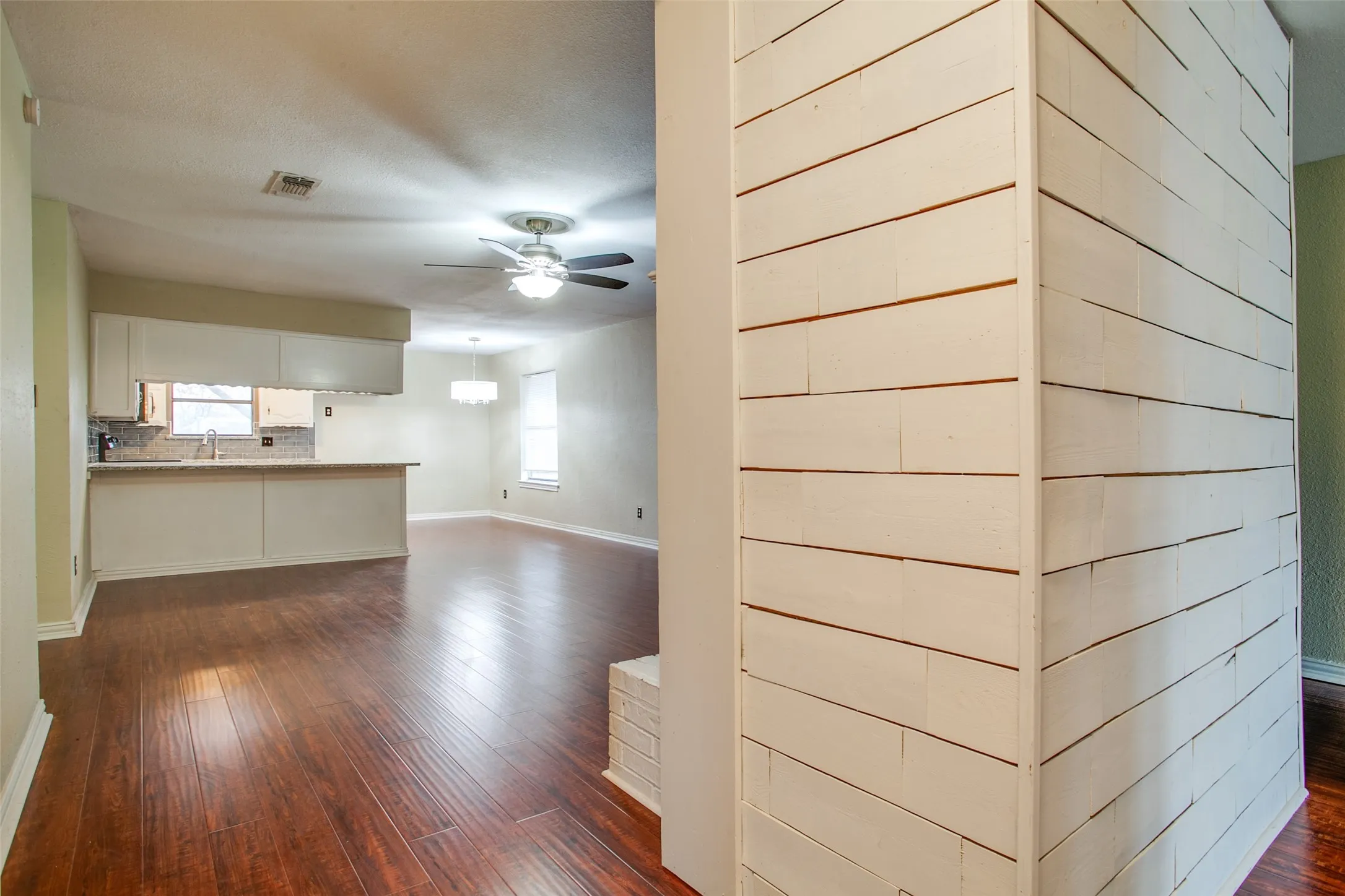 Single Family Residence For Rent in Collin County , 101 Teakwood Drive, Princeton, Texas 75407, 4 Bedroom, 2 Bathroom, Garage spaces, 1,812 Sqft, built in 1976, mls#21268417, Real Estate Agent in Princeton, Homes For Rent in Collin county, Homes For Rent in Princeton, Realtor in Princeton Texas, Real Estate Brokerage Independent Realty Texas, Luminita Cordes Realtor