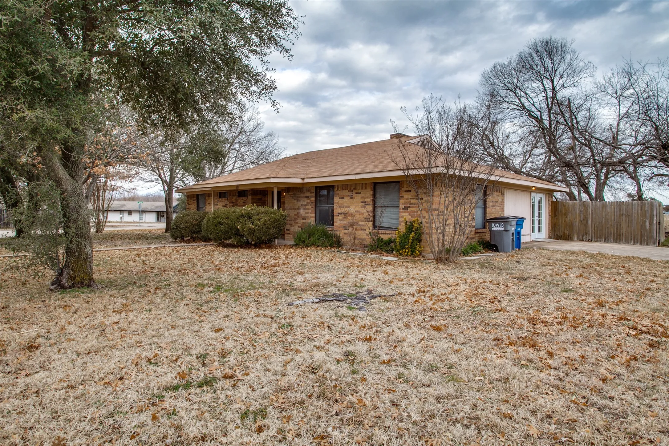 Single Family Residence For Rent in Collin County , 101 Teakwood Drive, Princeton, Texas 75407, 4 Bedroom, 2 Bathroom, Garage spaces, 1,812 Sqft, built in 1976, mls#21268417, Real Estate Agent in Princeton, Homes For Rent in Collin county, Homes For Rent in Princeton, Realtor in Princeton Texas, Real Estate Brokerage Independent Realty Texas, Luminita Cordes Realtor