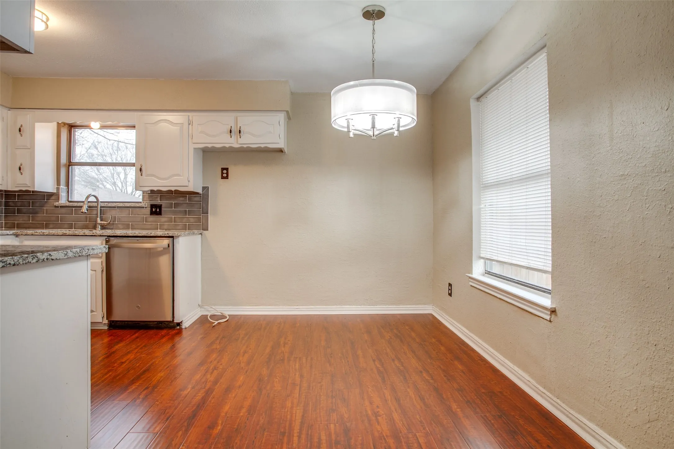 Single Family Residence For Rent in Collin County , 101 Teakwood Drive, Princeton, Texas 75407, 4 Bedroom, 2 Bathroom, Garage spaces, 1,812 Sqft, built in 1976, mls#21268417, Real Estate Agent in Princeton, Homes For Rent in Collin county, Homes For Rent in Princeton, Realtor in Princeton Texas, Real Estate Brokerage Independent Realty Texas, Luminita Cordes Realtor