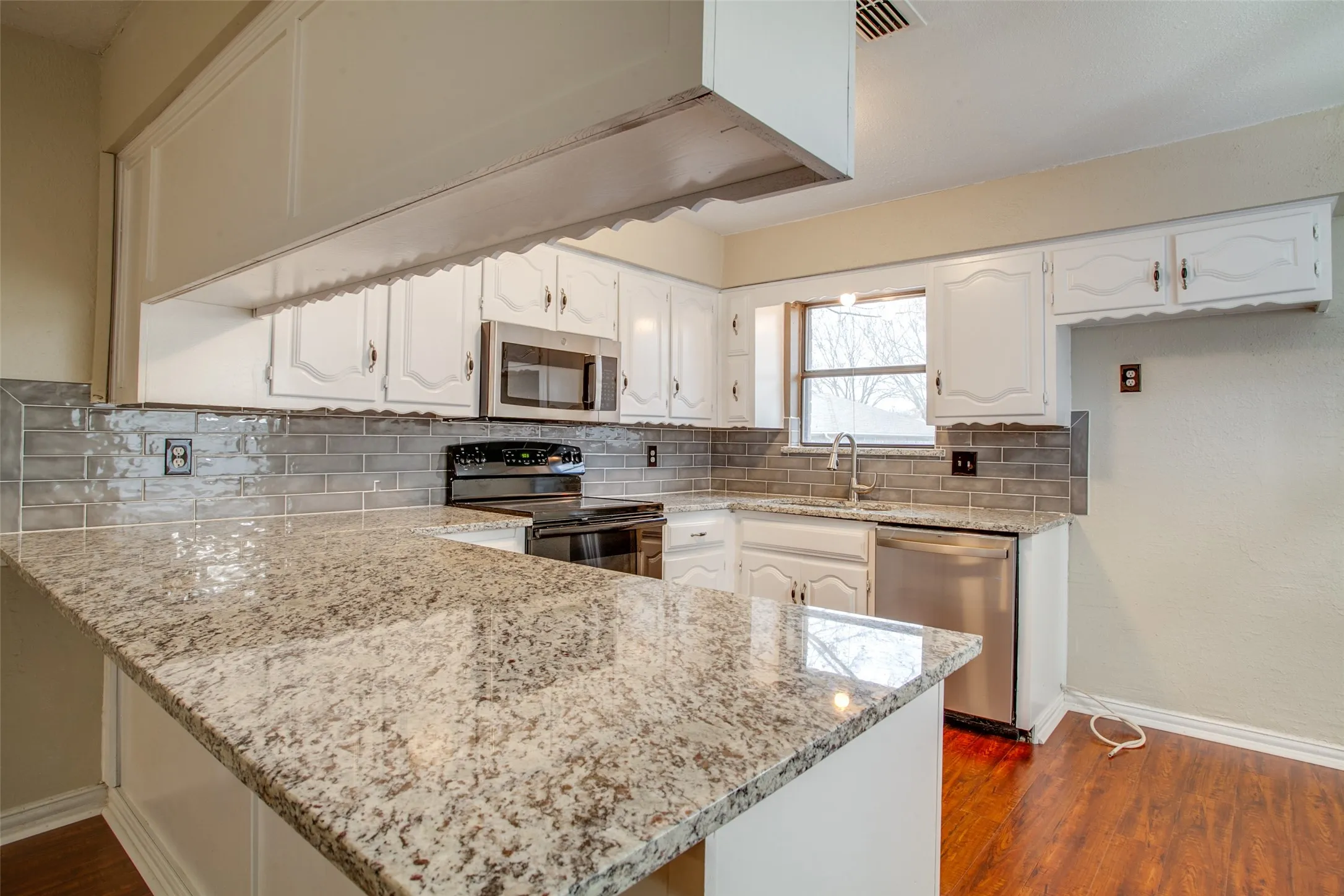 Single Family Residence For Rent in Collin County , 101 Teakwood Drive, Princeton, Texas 75407, 4 Bedroom, 2 Bathroom, Garage spaces, 1,812 Sqft, built in 1976, mls#21268417, Real Estate Agent in Princeton, Homes For Rent in Collin county, Homes For Rent in Princeton, Realtor in Princeton Texas, Real Estate Brokerage Independent Realty Texas, Luminita Cordes Realtor