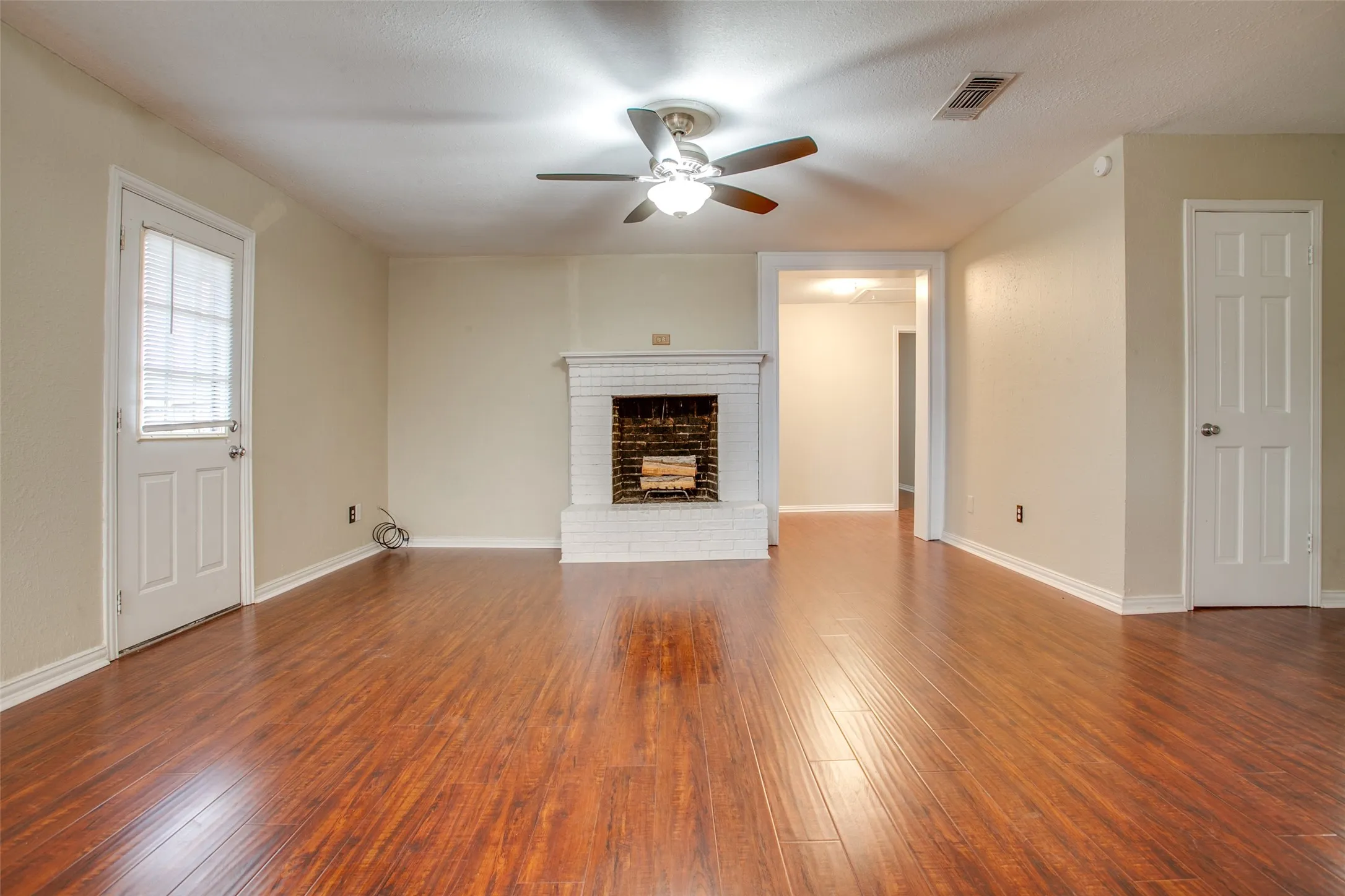 Single Family Residence For Rent in Collin County , 101 Teakwood Drive, Princeton, Texas 75407, 4 Bedroom, 2 Bathroom, Garage spaces, 1,812 Sqft, built in 1976, mls#21268417, Real Estate Agent in Princeton, Homes For Rent in Collin county, Homes For Rent in Princeton, Realtor in Princeton Texas, Real Estate Brokerage Independent Realty Texas, Luminita Cordes Realtor