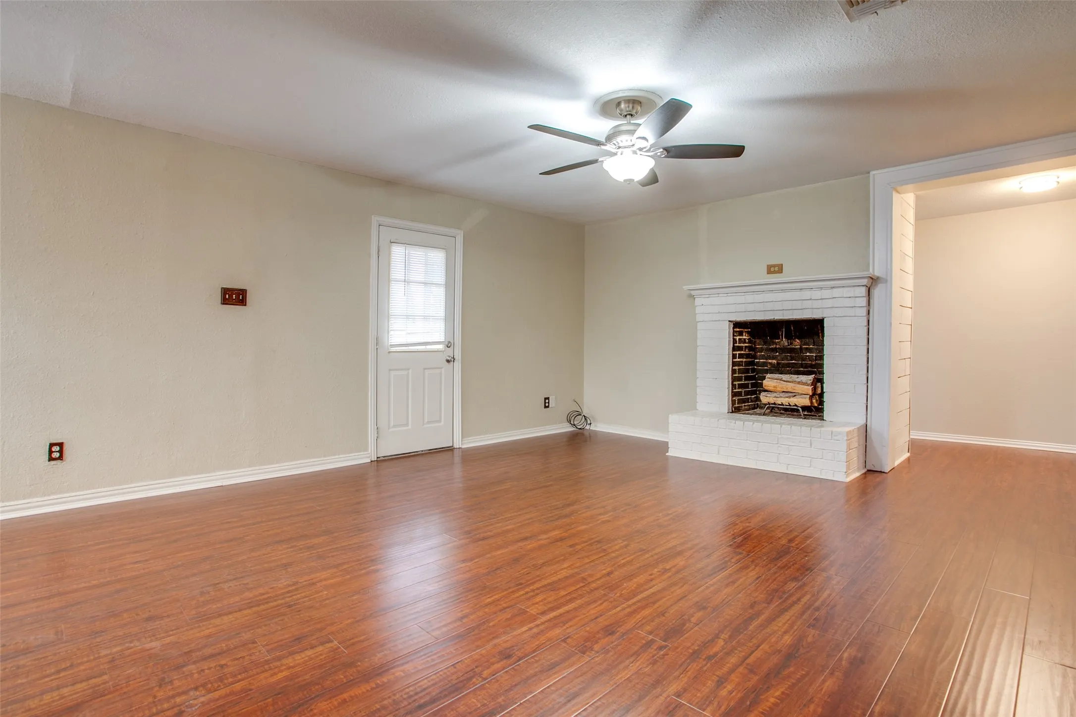 Single Family Residence For Rent in Collin County , 101 Teakwood Drive, Princeton, Texas 75407, 4 Bedroom, 2 Bathroom, Garage spaces, 1,812 Sqft, built in 1976, mls#21268417, Real Estate Agent in Princeton, Homes For Rent in Collin county, Homes For Rent in Princeton, Realtor in Princeton Texas, Real Estate Brokerage Independent Realty Texas, Luminita Cordes Realtor