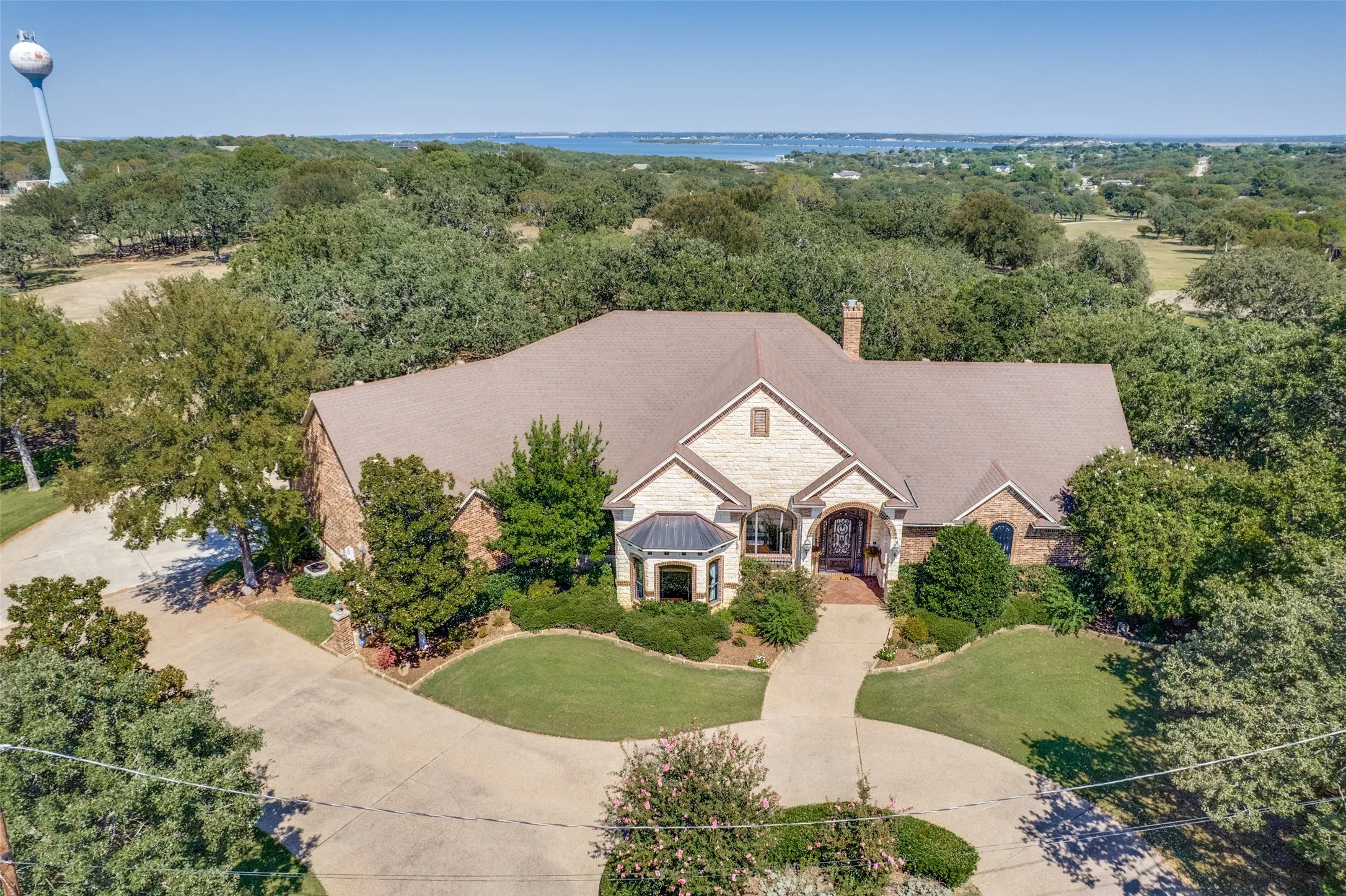 Single Family Residence For Sale in Wise County , 221 Hart Court, Runaway Bay, Texas 76426, 3 Bedroom, 6 Bathroom, 3 Garage spaces, 4,097 Sqft, built in 2006, mls#21268426, Real Estate Agent in Runaway Bay, Homes For Sale in Wise county, Homes For Sale in Runaway Bay, Realtor in Runaway Bay Texas, Real Estate Brokerage Independent Realty Texas, Luminita Cordes Realtor
