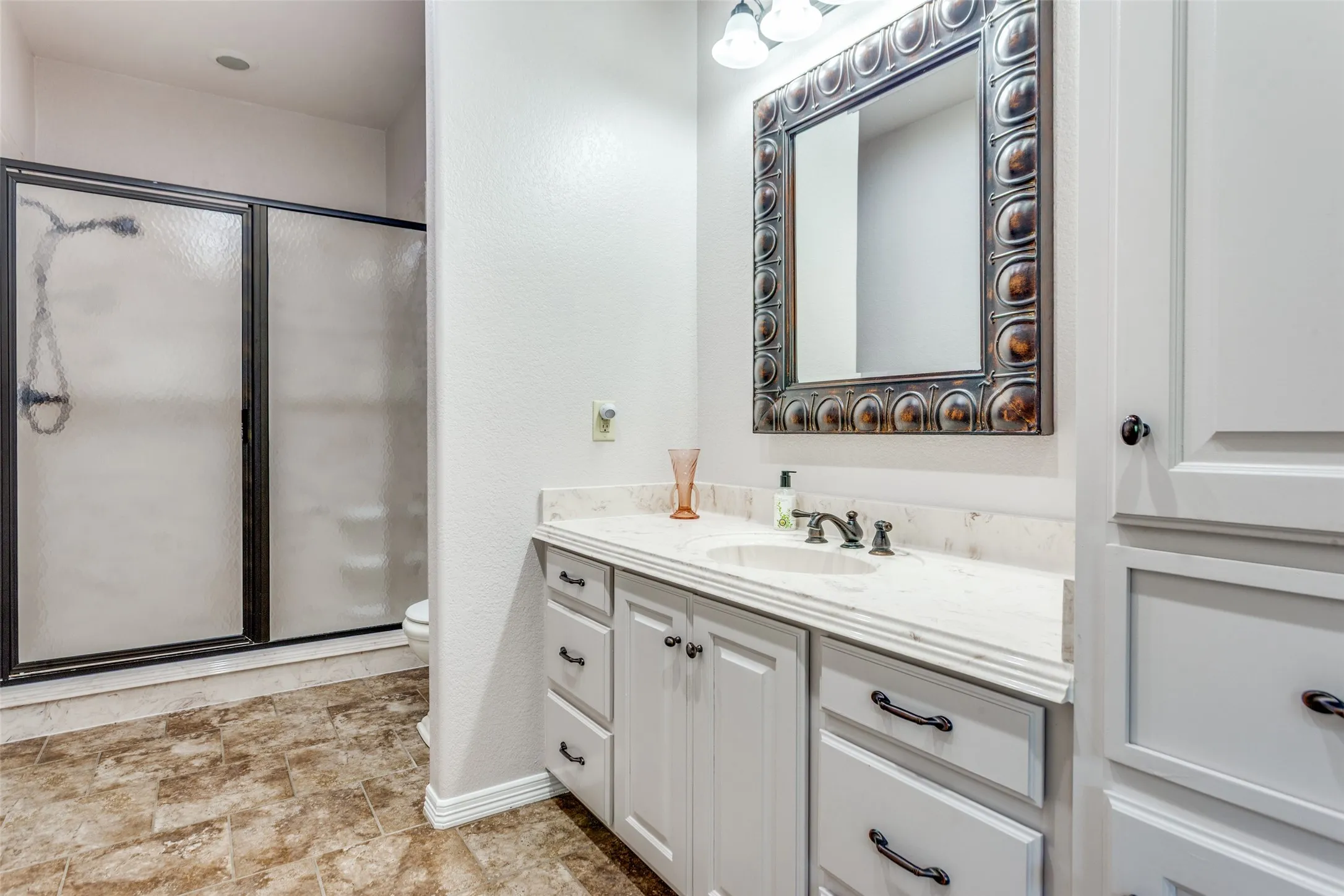 Single Family Residence For Sale in Wise County , 221 Hart Court, Runaway Bay, Texas 76426, 3 Bedroom, 6 Bathroom, 3 Garage spaces, 4,097 Sqft, built in 2006, mls#21268426, Real Estate Agent in Runaway Bay, Homes For Sale in Wise county, Homes For Sale in Runaway Bay, Realtor in Runaway Bay Texas, Real Estate Brokerage Independent Realty Texas, Luminita Cordes Realtor