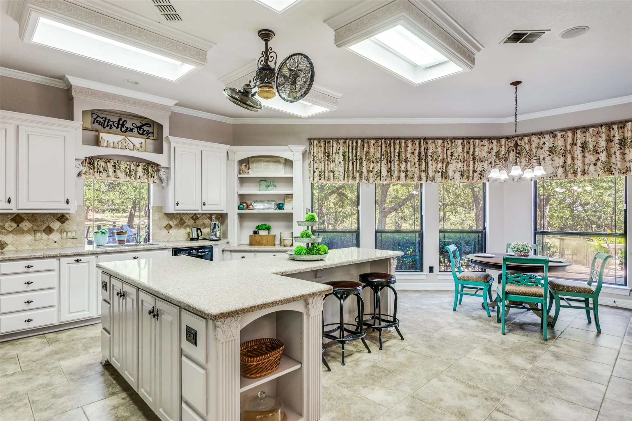 Single Family Residence For Sale in Wise County , 221 Hart Court, Runaway Bay, Texas 76426, 3 Bedroom, 6 Bathroom, 3 Garage spaces, 4,097 Sqft, built in 2006, mls#21268426, Real Estate Agent in Runaway Bay, Homes For Sale in Wise county, Homes For Sale in Runaway Bay, Realtor in Runaway Bay Texas, Real Estate Brokerage Independent Realty Texas, Luminita Cordes Realtor