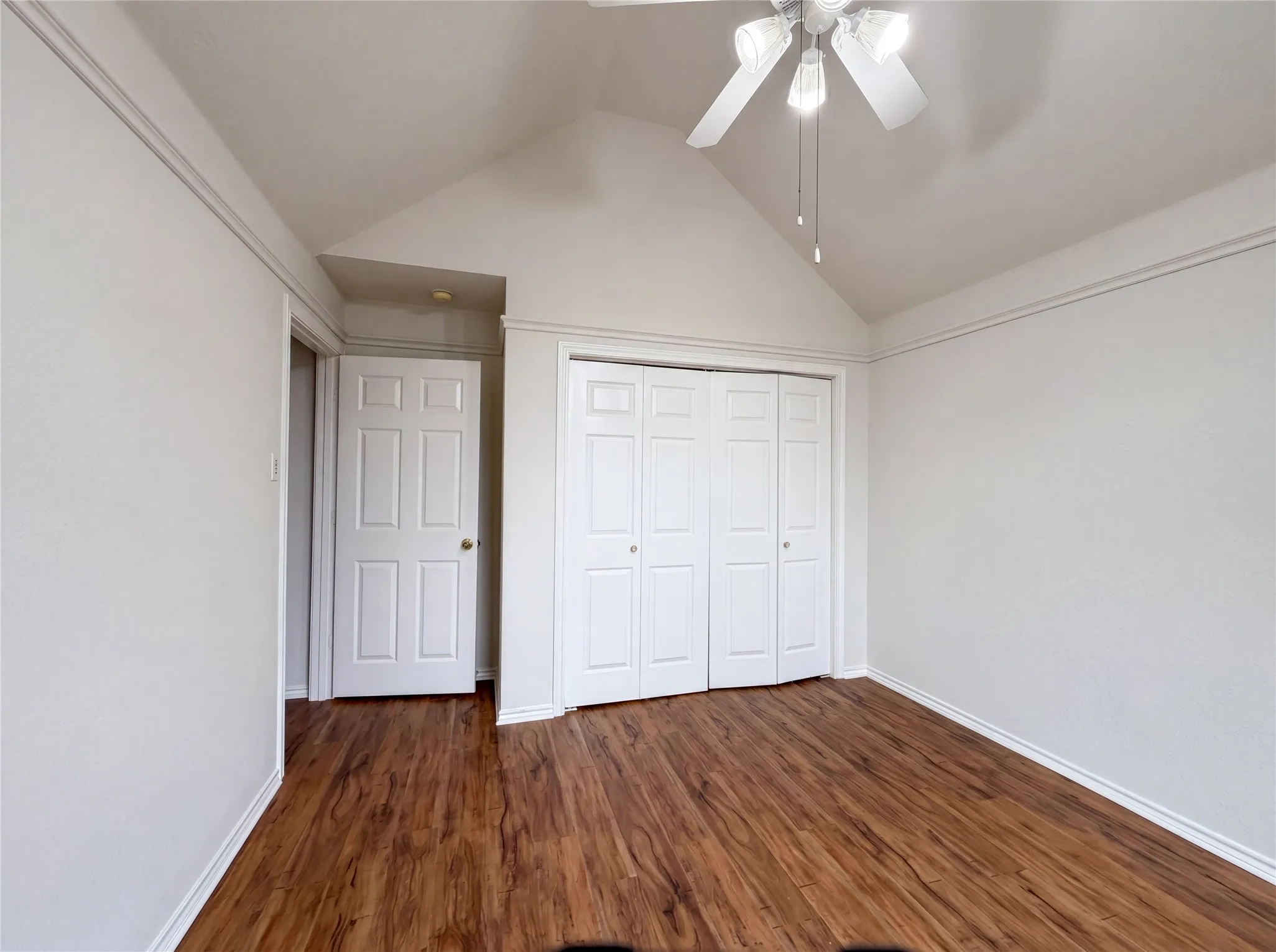 Single Family Residence For Sale in Tarrant County , 6218 Kingswood Drive, Arlington, Texas 76001, 4 Bedroom, 3 Bathroom, 2 Garage spaces, 2,381 Sqft, built in 2001, mls#21268419, Real Estate Agent in Arlington, Homes For Sale in Tarrant county, Homes For Sale in Arlington, Realtor in Arlington Texas, Real Estate Brokerage Independent Realty Texas, Luminita Cordes Realtor