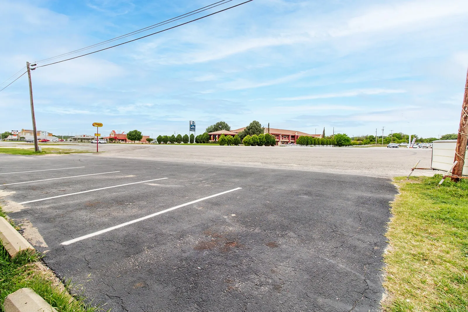 Business For Sale in Mc Culloch County , 2105 S Bridge Street, Brady, Texas 76825, 0, 0, Garage spaces, 2,108 Sqft, built in 2001, Price $259,900, mls#21268248, Real Estate Agent in Brady, Homes For Sale in Mc Culloch county, Homes For Sale in Brady, Realtor in Brady Texas, Real Estate Brokerage Independent Realty Texas, Luminita Cordes Realtor
