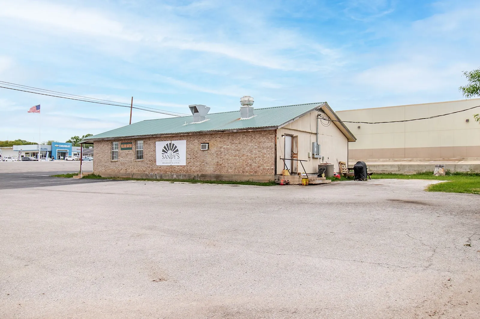 Business For Sale in Mc Culloch County , 2105 S Bridge Street, Brady, Texas 76825, 0, 0, Garage spaces, 2,108 Sqft, built in 2001, Price $259,900, mls#21268248, Real Estate Agent in Brady, Homes For Sale in Mc Culloch county, Homes For Sale in Brady, Realtor in Brady Texas, Real Estate Brokerage Independent Realty Texas, Luminita Cordes Realtor