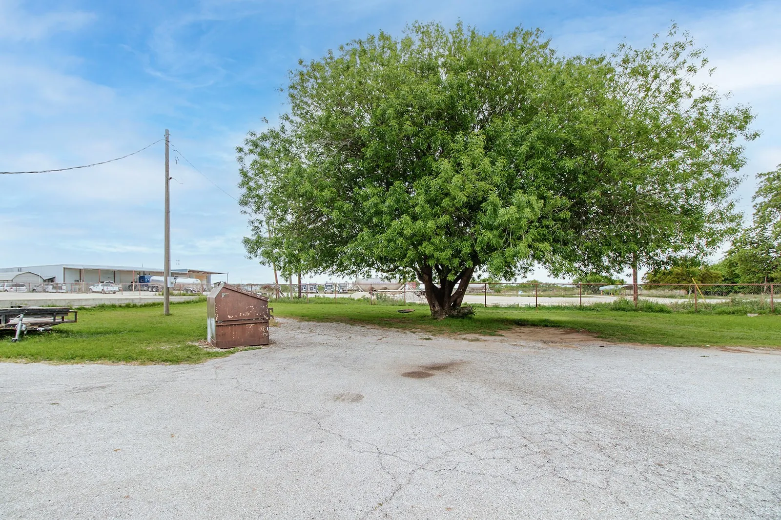 Business For Sale in Mc Culloch County , 2105 S Bridge Street, Brady, Texas 76825, 0, 0, Garage spaces, 2,108 Sqft, built in 2001, Price $259,900, mls#21268248, Real Estate Agent in Brady, Homes For Sale in Mc Culloch county, Homes For Sale in Brady, Realtor in Brady Texas, Real Estate Brokerage Independent Realty Texas, Luminita Cordes Realtor