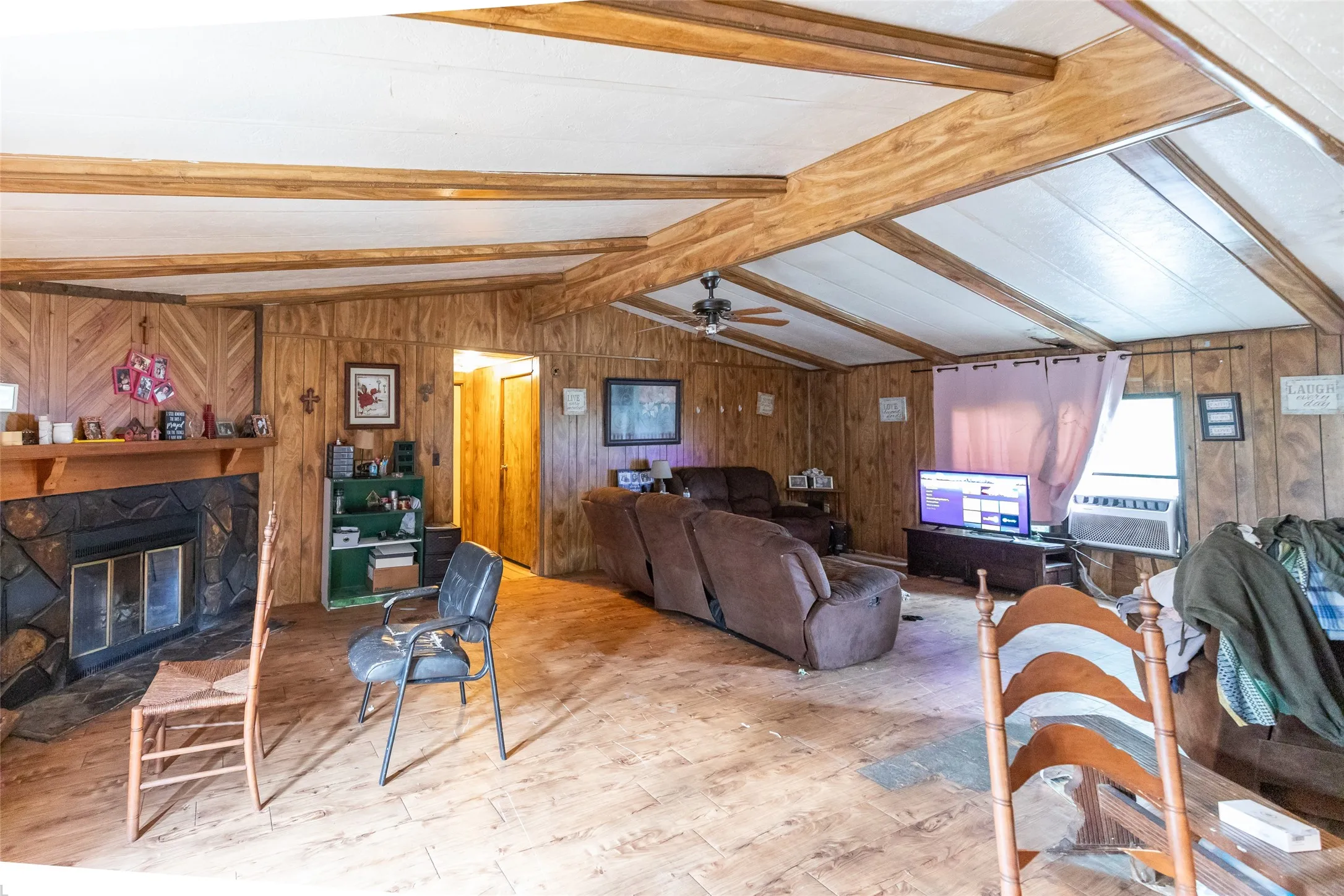 Mobile Home For Sale in Callahan County , 509 Rusk Street, Clyde, Texas 79510, 3 Bedroom, 2 Bathroom, Garage spaces, 2,016 Sqft, built in 1981, Price $49,900, mls#21266730, Real Estate Agent in Clyde, Homes For Sale in Callahan county, Homes For Sale in Clyde, Realtor in Clyde Texas, Real Estate Brokerage Independent Realty Texas, Luminita Cordes Realtor
