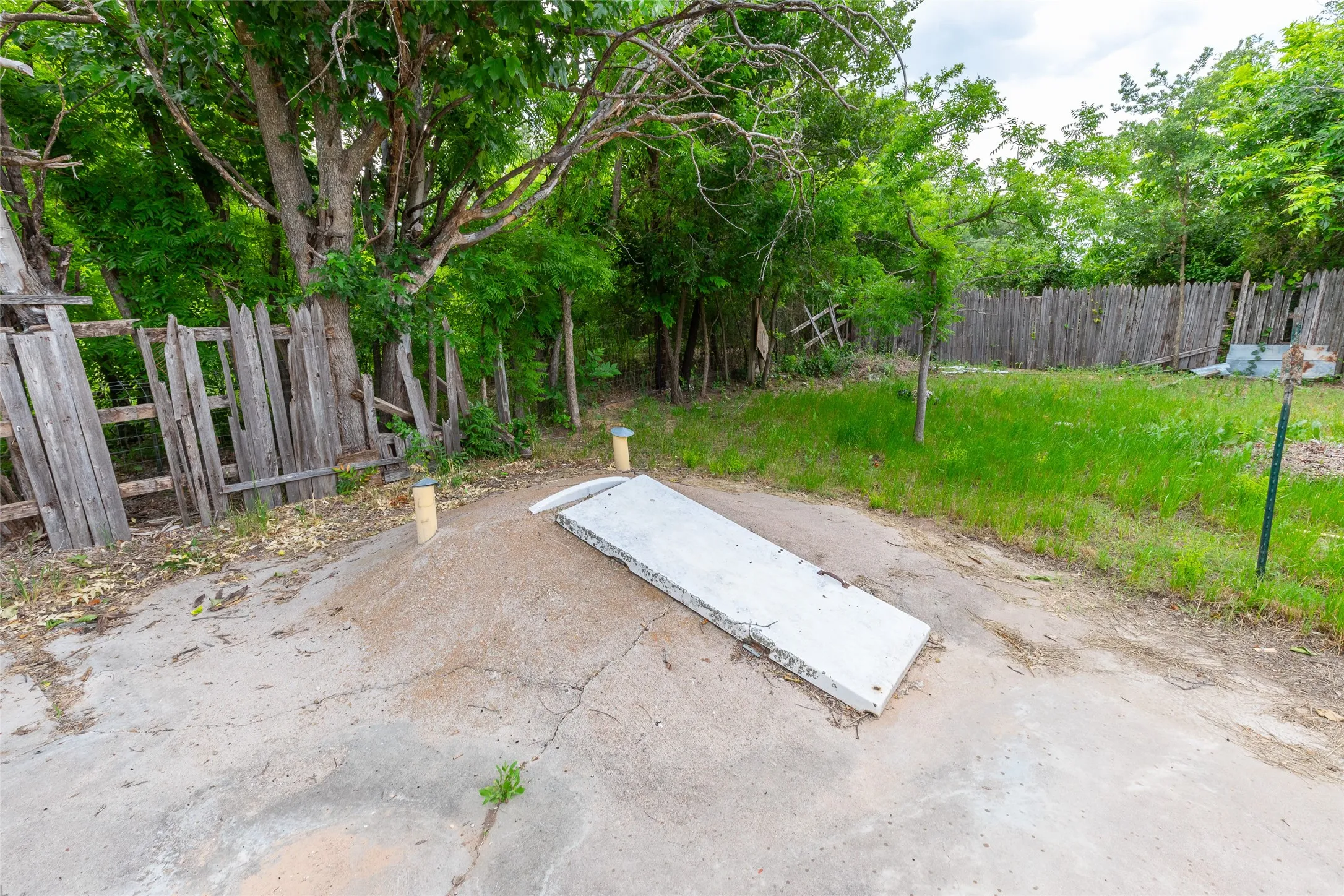 Mobile Home For Sale in Callahan County , 509 Rusk Street, Clyde, Texas 79510, 3 Bedroom, 2 Bathroom, Garage spaces, 2,016 Sqft, built in 1981, Price $49,900, mls#21266730, Real Estate Agent in Clyde, Homes For Sale in Callahan county, Homes For Sale in Clyde, Realtor in Clyde Texas, Real Estate Brokerage Independent Realty Texas, Luminita Cordes Realtor