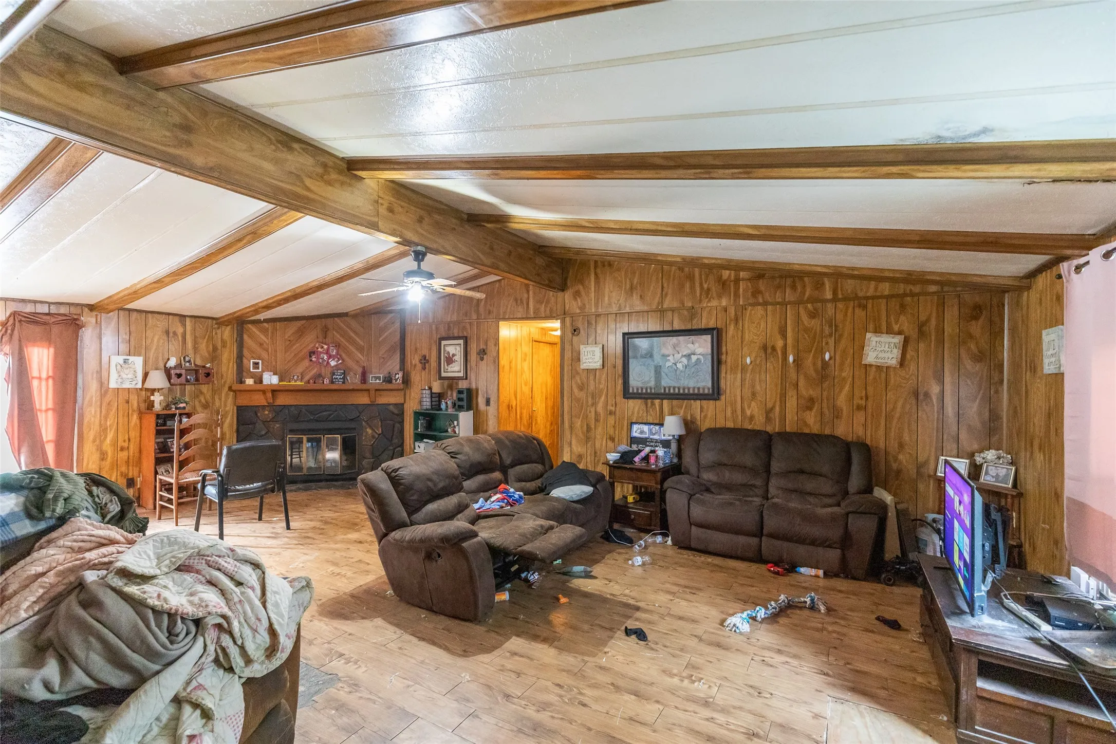 Mobile Home For Sale in Callahan County , 509 Rusk Street, Clyde, Texas 79510, 3 Bedroom, 2 Bathroom, Garage spaces, 2,016 Sqft, built in 1981, Price $49,900, mls#21266730, Real Estate Agent in Clyde, Homes For Sale in Callahan county, Homes For Sale in Clyde, Realtor in Clyde Texas, Real Estate Brokerage Independent Realty Texas, Luminita Cordes Realtor