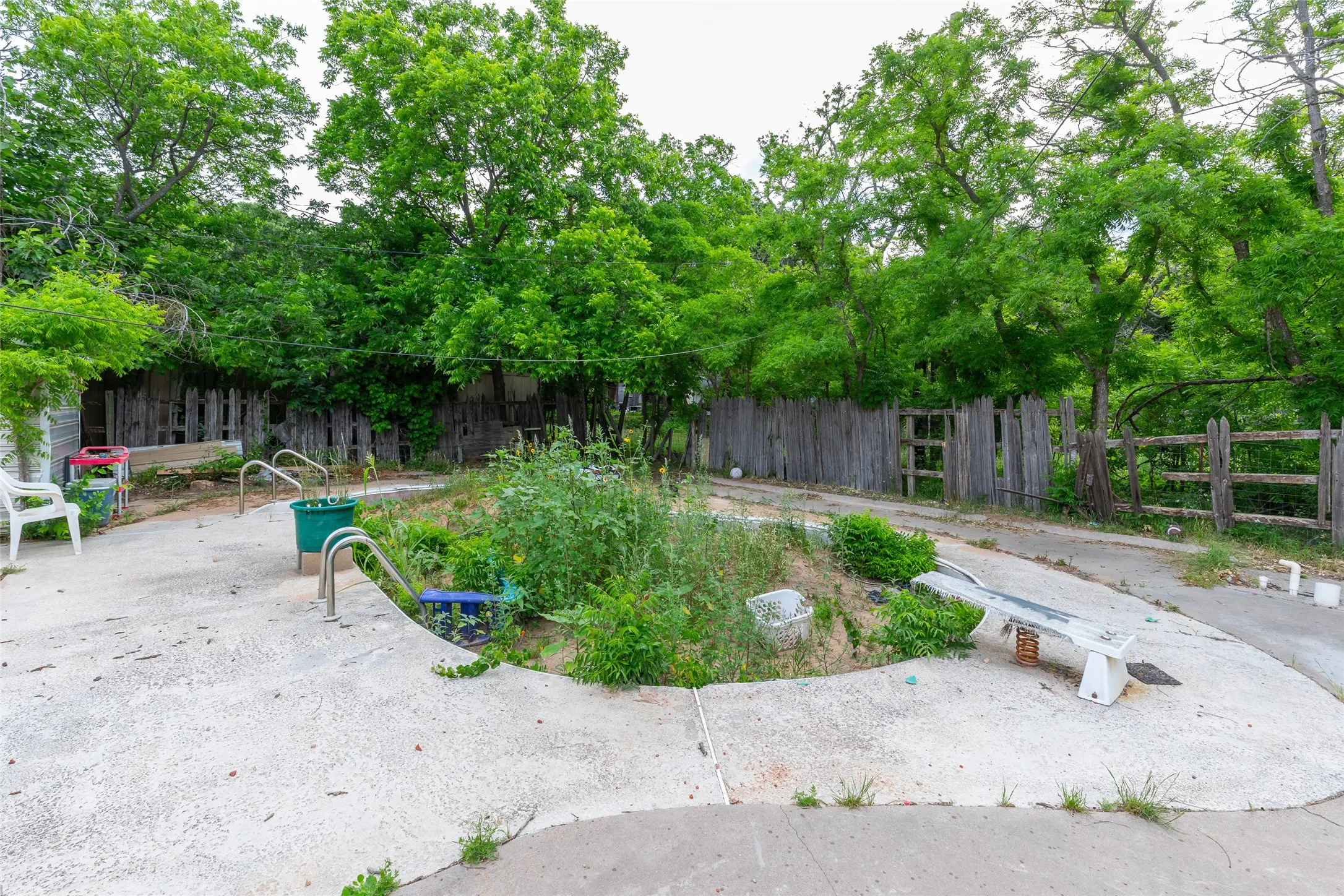 Mobile Home For Sale in Callahan County , 509 Rusk Street, Clyde, Texas 79510, 3 Bedroom, 2 Bathroom, Garage spaces, 2,016 Sqft, built in 1981, Price $49,900, mls#21266730, Real Estate Agent in Clyde, Homes For Sale in Callahan county, Homes For Sale in Clyde, Realtor in Clyde Texas, Real Estate Brokerage Independent Realty Texas, Luminita Cordes Realtor