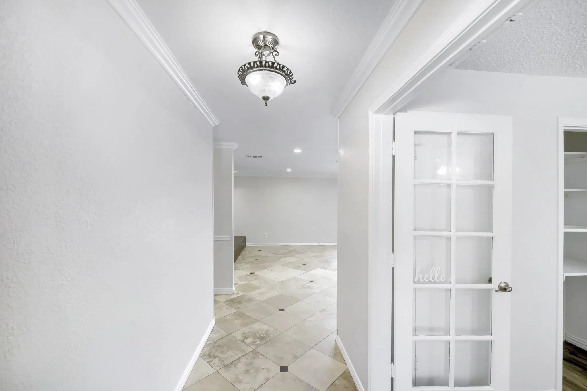 Single Family Residence For Sale in Tarrant County , 917 Stratford Drive, Bedford, Texas 76021, 4 Bedroom, 2 Bathroom, 2 Garage spaces, 2,056 Sqft, built in 1969, mls#21268265, Real Estate Agent in Bedford, Homes For Sale in Tarrant county, Homes For Sale in Bedford, Realtor in Bedford Texas, Real Estate Brokerage Independent Realty Texas, Luminita Cordes Realtor