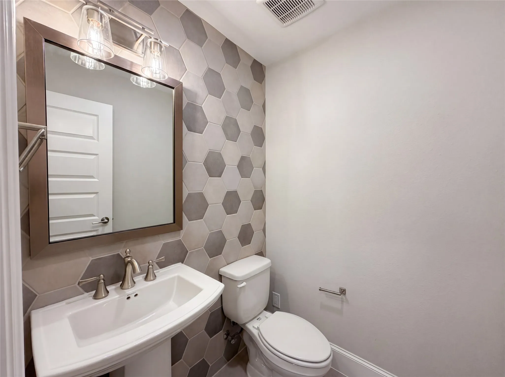 Single Family Residence For Sale in Collin County , 820 Hawk Wood Lane, Prosper, Texas 75078, 5 Bedroom, 8 Bathroom, 3 Garage spaces, 5,091 Sqft, built in 2020, mls#21268468, Real Estate Agent in Prosper, Homes For Sale in Collin county, Homes For Sale in Prosper, Realtor in Prosper Texas, Real Estate Brokerage Independent Realty Texas, Luminita Cordes Realtor