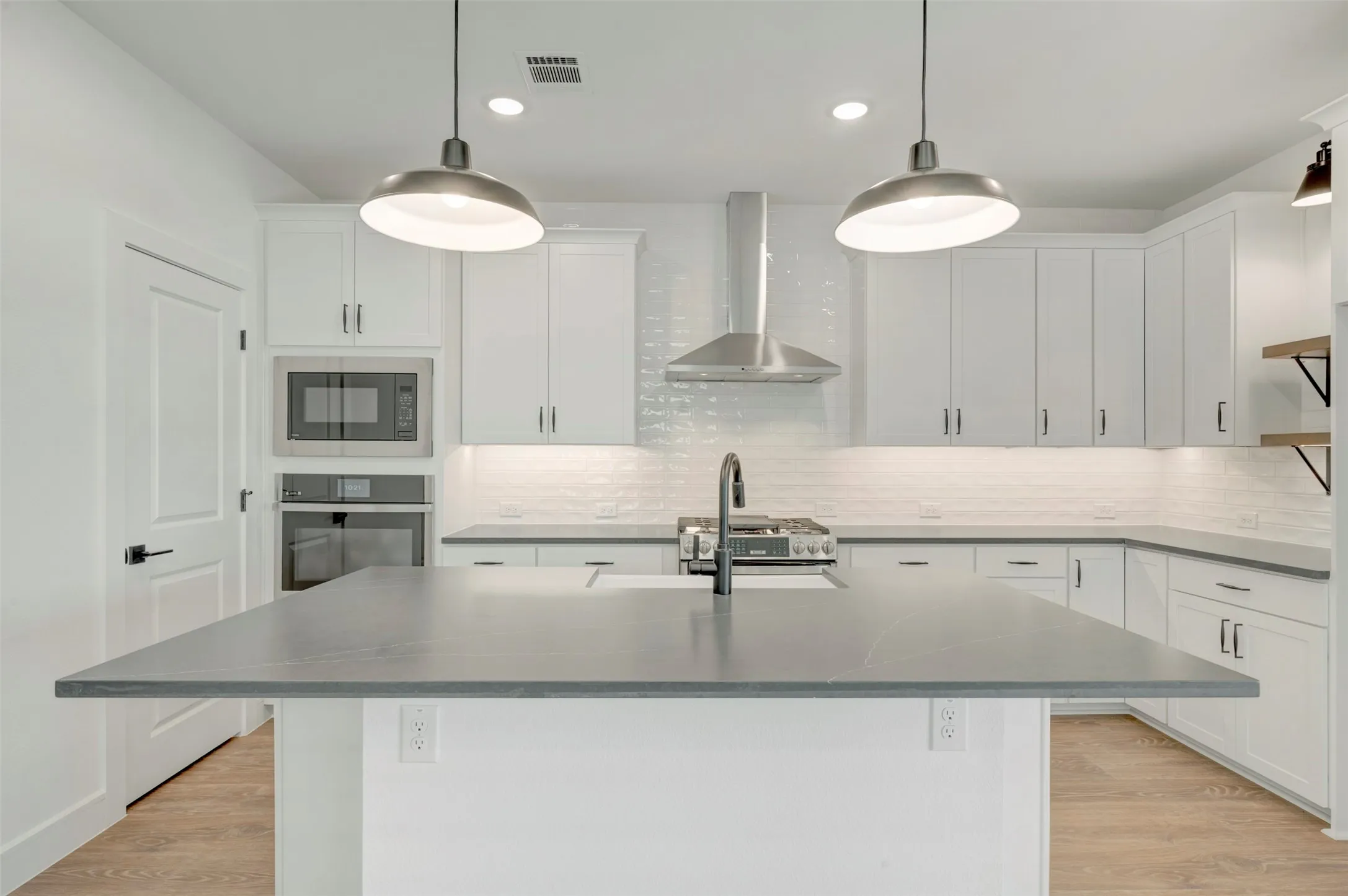Single Family Residence For Sale in Denton County , 1007 Candlewyck Drive, Justin, Texas 76247, 3 Bedroom, 2 Bathroom, 2 Garage spaces, 2,003 Sqft, built in 2026, mls#21268494, Real Estate Agent in Justin, Homes For Sale in Denton county, Homes For Sale in Justin, Realtor in Justin Texas, Real Estate Brokerage Independent Realty Texas, Luminita Cordes Realtor
