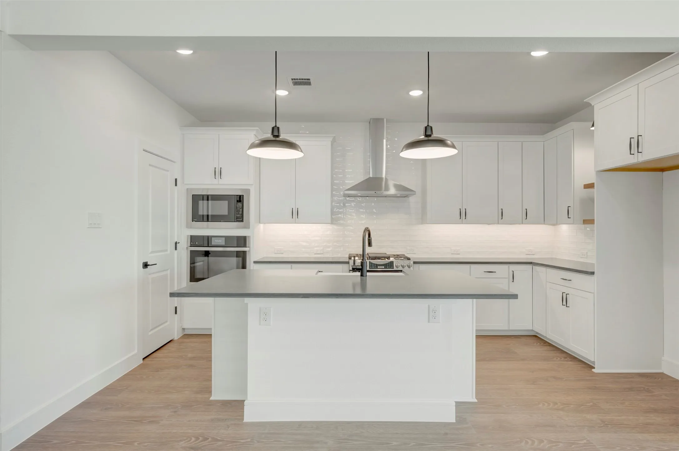 Single Family Residence For Sale in Denton County , 1007 Candlewyck Drive, Justin, Texas 76247, 3 Bedroom, 2 Bathroom, 2 Garage spaces, 2,003 Sqft, built in 2026, mls#21268494, Real Estate Agent in Justin, Homes For Sale in Denton county, Homes For Sale in Justin, Realtor in Justin Texas, Real Estate Brokerage Independent Realty Texas, Luminita Cordes Realtor