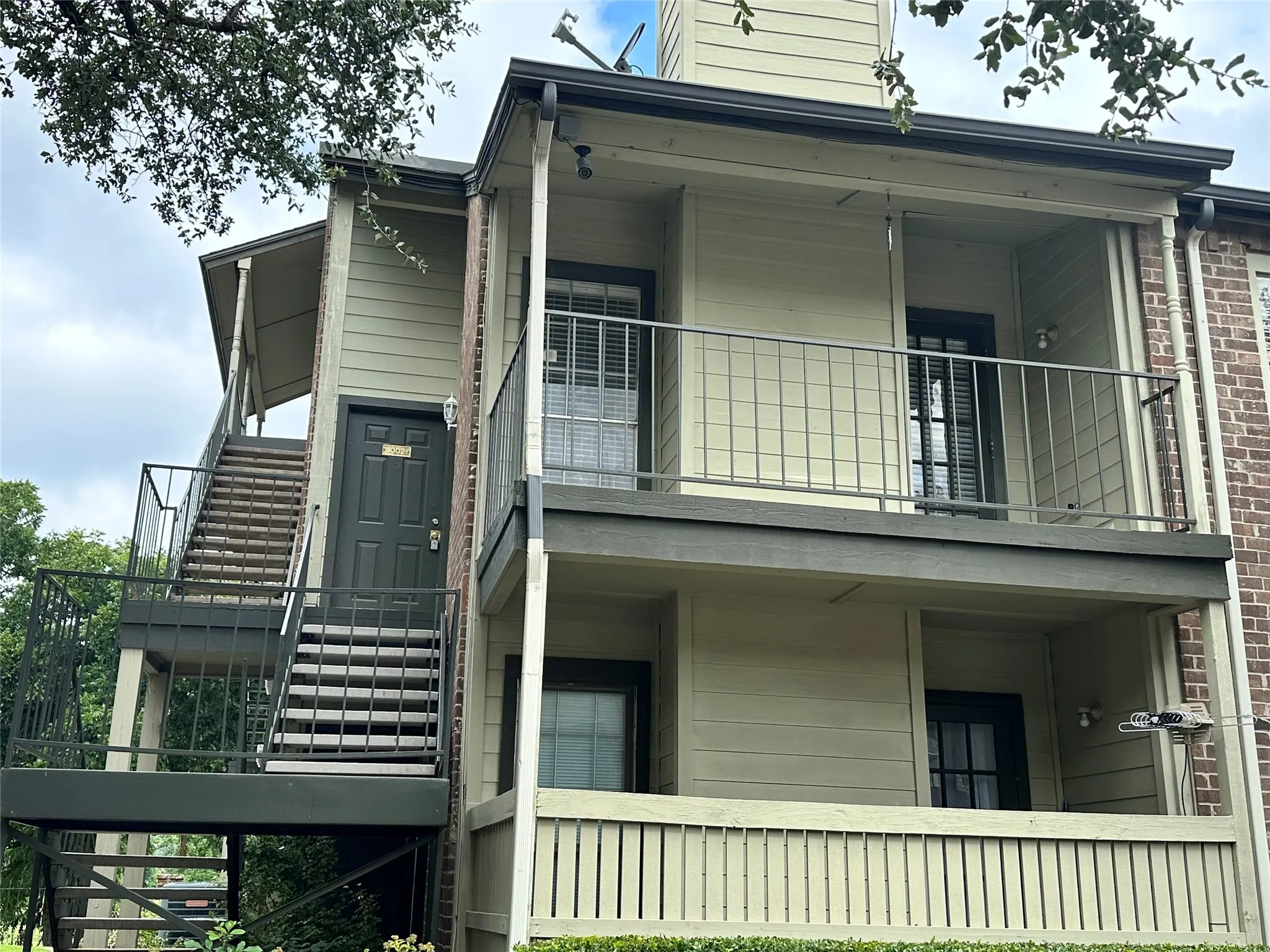 Condominium For Rent in Dallas County , 5981 Arapaho Road 1002, Dallas, Texas 75248, 2 Bedrooms, 2 Bathrooms, Garage spaces, 1,038 Sqft, built in 1980, Price $1,625, mls#21268510, Real Estate Agent in Dallas, Homes For Rent in Dallas county, Homes For Rent in Dallas, Realtor in Dallas Texas, Real Estate Brokerage Independent Realty Texas, Luminita Cordes Realtor