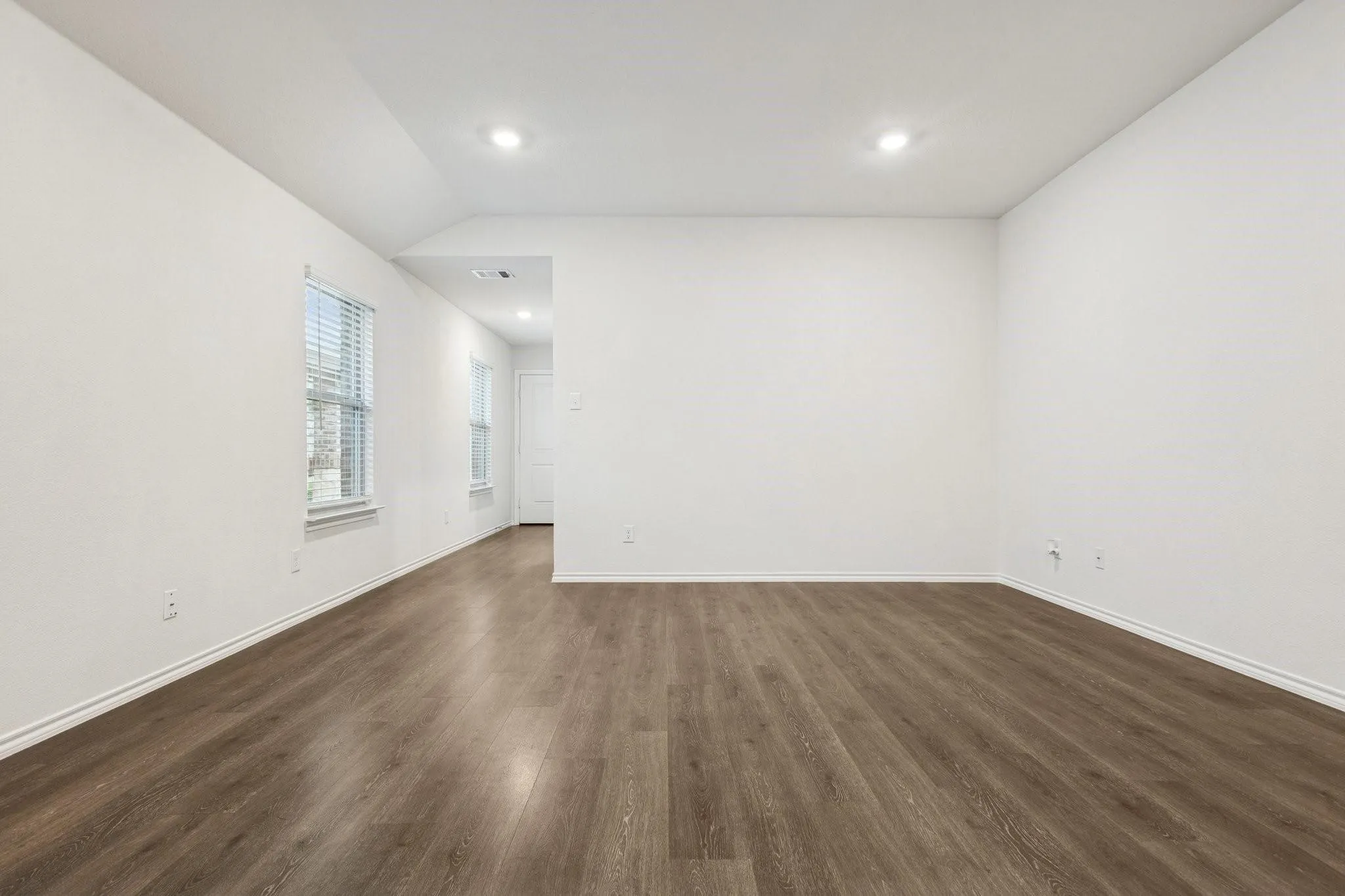 Single Family Residence For Sale in Kaufman County , 1034 Old Oaks Drive, Forney, Texas 75126, 3 Bedroom, 2 Bathroom, 2 Garage spaces, 1,510 Sqft, built in 2021, Price $254,900, mls#21266909, Real Estate Agent in Forney, Homes For Sale in Kaufman county, Homes For Sale in Forney, Realtor in Forney Texas, Real Estate Brokerage Independent Realty Texas, Luminita Cordes Realtor