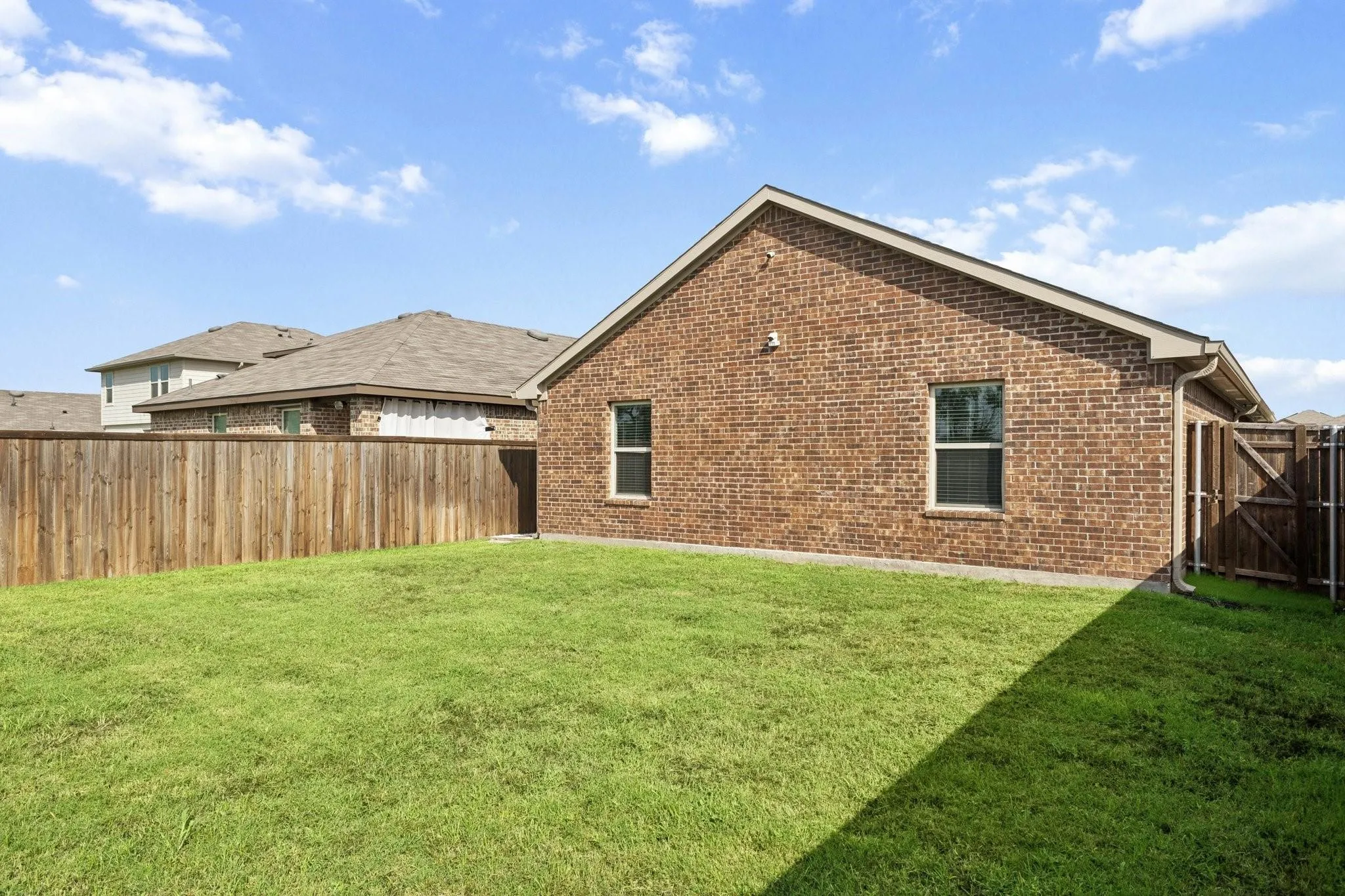 Single Family Residence For Sale in Kaufman County , 1034 Old Oaks Drive, Forney, Texas 75126, 3 Bedroom, 2 Bathroom, 2 Garage spaces, 1,510 Sqft, built in 2021, Price $254,900, mls#21266909, Real Estate Agent in Forney, Homes For Sale in Kaufman county, Homes For Sale in Forney, Realtor in Forney Texas, Real Estate Brokerage Independent Realty Texas, Luminita Cordes Realtor