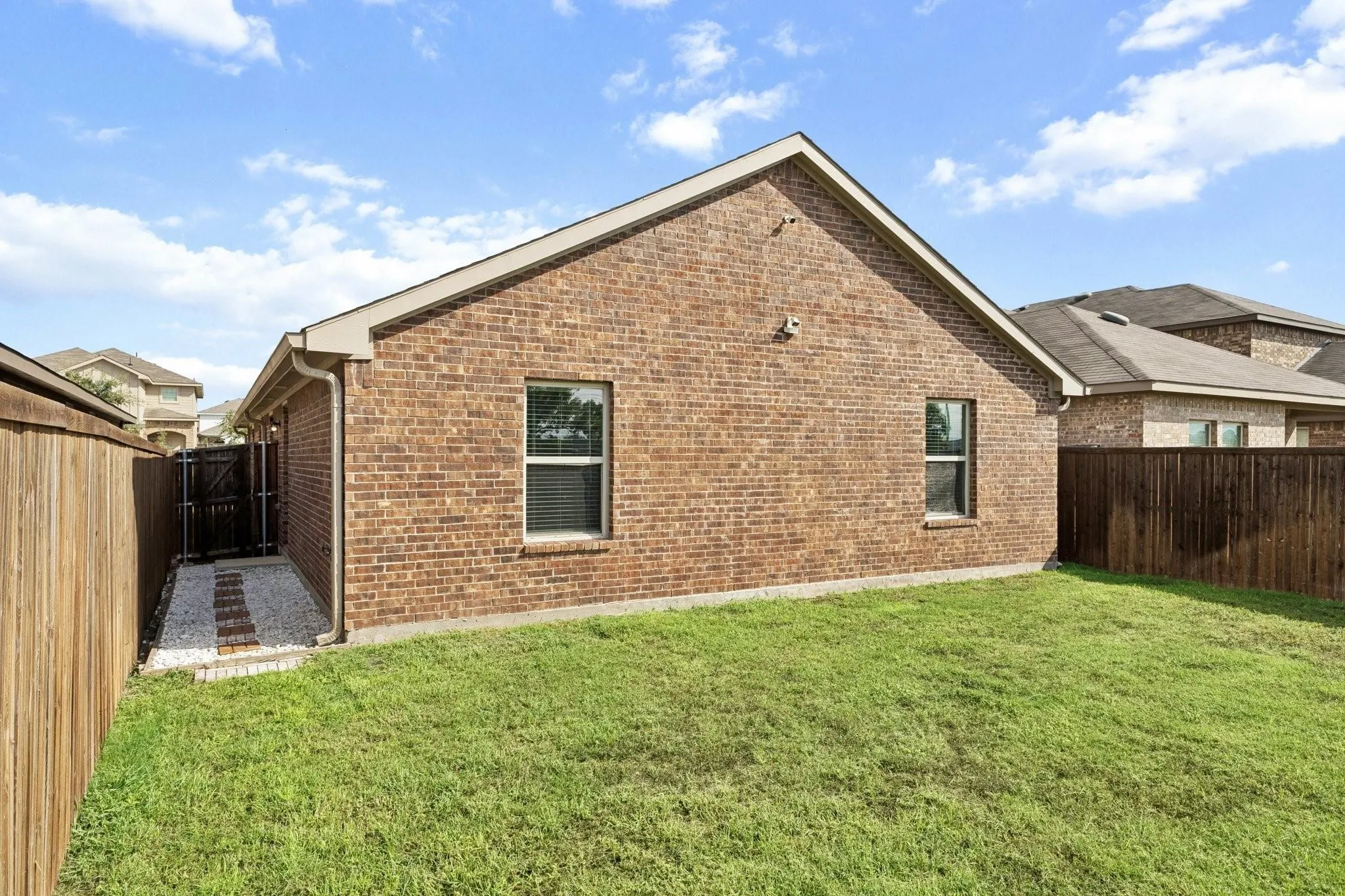 Single Family Residence For Sale in Kaufman County , 1034 Old Oaks Drive, Forney, Texas 75126, 3 Bedroom, 2 Bathroom, 2 Garage spaces, 1,510 Sqft, built in 2021, Price $254,900, mls#21266909, Real Estate Agent in Forney, Homes For Sale in Kaufman county, Homes For Sale in Forney, Realtor in Forney Texas, Real Estate Brokerage Independent Realty Texas, Luminita Cordes Realtor