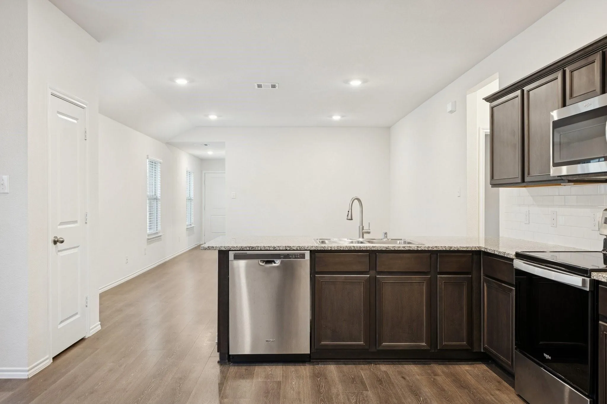 Single Family Residence For Sale in Kaufman County , 1034 Old Oaks Drive, Forney, Texas 75126, 3 Bedroom, 2 Bathroom, 2 Garage spaces, 1,510 Sqft, built in 2021, Price $254,900, mls#21266909, Real Estate Agent in Forney, Homes For Sale in Kaufman county, Homes For Sale in Forney, Realtor in Forney Texas, Real Estate Brokerage Independent Realty Texas, Luminita Cordes Realtor