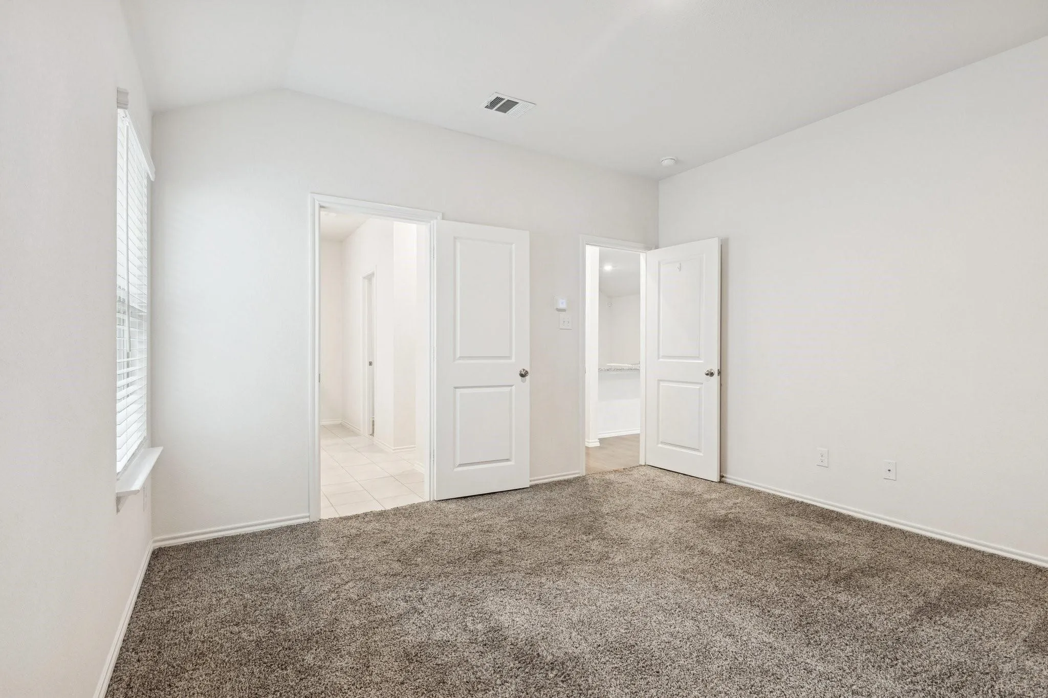 Single Family Residence For Sale in Kaufman County , 1034 Old Oaks Drive, Forney, Texas 75126, 3 Bedroom, 2 Bathroom, 2 Garage spaces, 1,510 Sqft, built in 2021, Price $254,900, mls#21266909, Real Estate Agent in Forney, Homes For Sale in Kaufman county, Homes For Sale in Forney, Realtor in Forney Texas, Real Estate Brokerage Independent Realty Texas, Luminita Cordes Realtor
