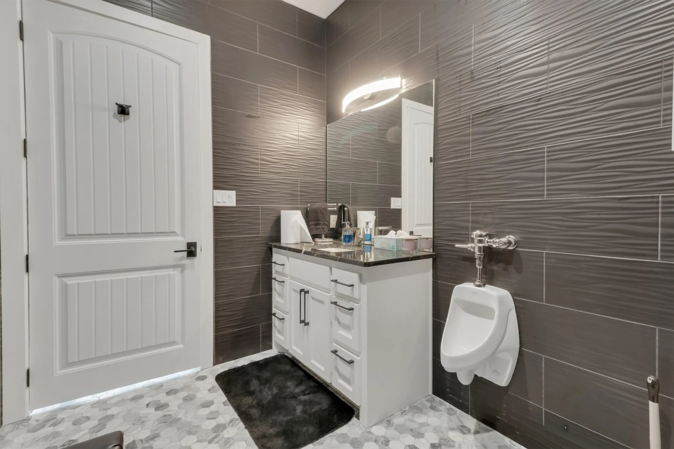 Single Family Residence For Sale in Henderson County , 5000 Esquire Estates Road, Mabank, Texas 75156, 4 Bedroom, 4 Bathroom, 5 Garage spaces, 2,942 Sqft, built in 2023, mls#21266196, Real Estate Agent in Mabank, Homes For Sale in Henderson county, Homes For Sale in Mabank, Realtor in Mabank Texas, Real Estate Brokerage Independent Realty Texas, Luminita Cordes Realtor