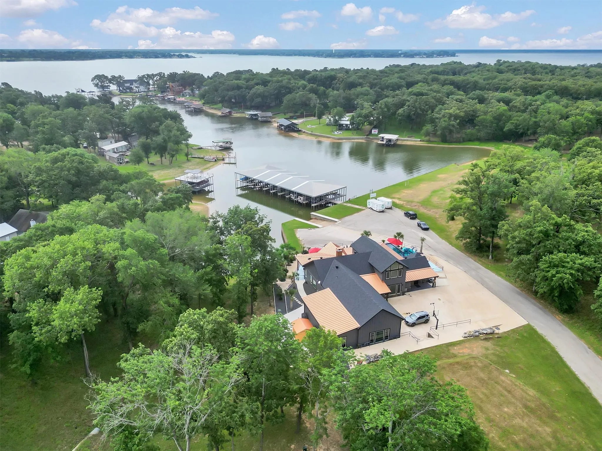 Single Family Residence For Sale in Henderson County , 5000 Esquire Estates Road, Mabank, Texas 75156, 4 Bedroom, 4 Bathroom, 5 Garage spaces, 2,942 Sqft, built in 2023, mls#21266196, Real Estate Agent in Mabank, Homes For Sale in Henderson county, Homes For Sale in Mabank, Realtor in Mabank Texas, Real Estate Brokerage Independent Realty Texas, Luminita Cordes Realtor