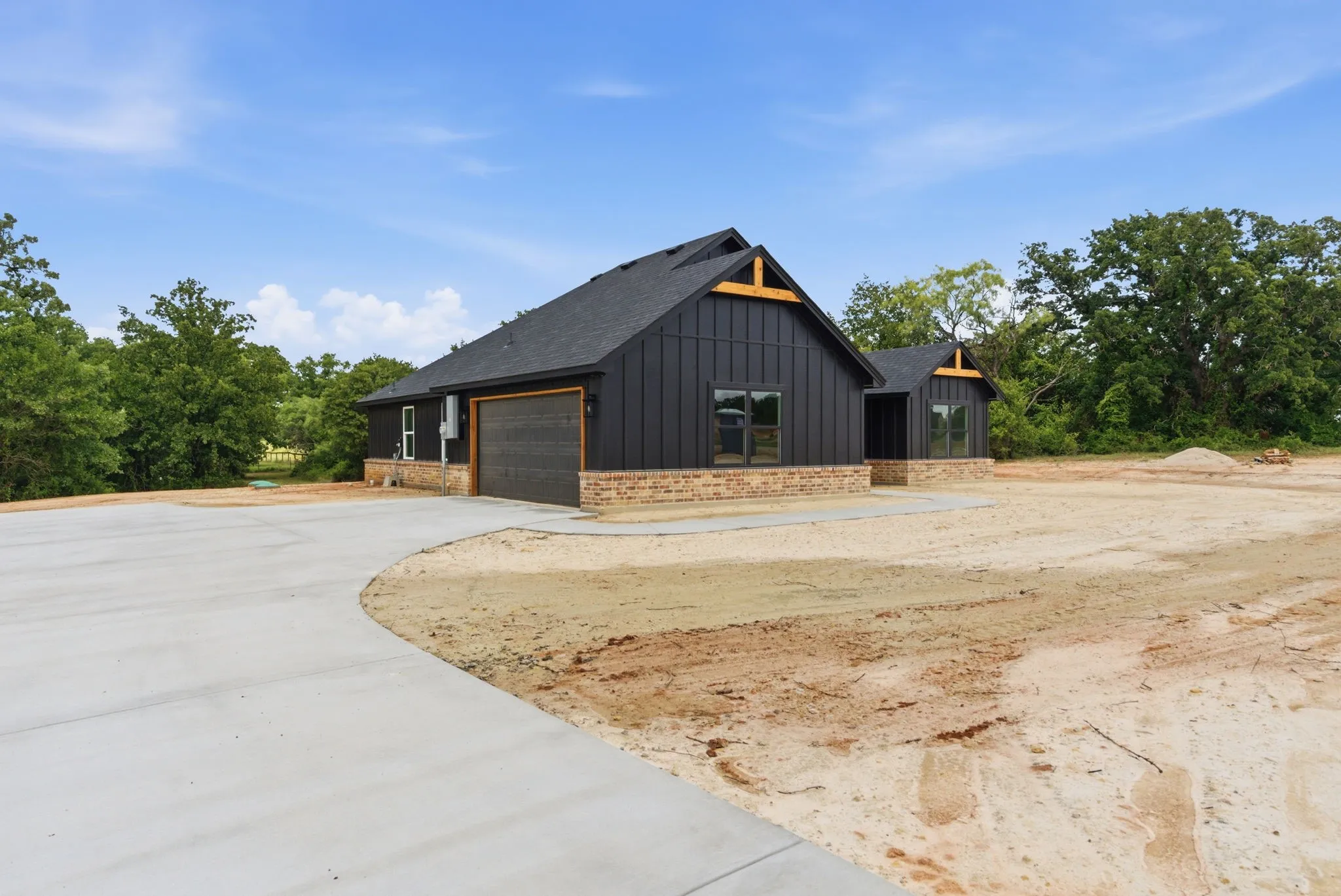 Single Family Residence For Sale in Parker County , 105 Graystone, Weatherford, Texas 76088, 3 Bedroom, 2 Bathroom, 2 Garage spaces, 1,630 Sqft, built in 2026, mls#21268525, Real Estate Agent in Weatherford, Homes For Sale in Parker county, Homes For Sale in Weatherford, Realtor in Weatherford Texas, Real Estate Brokerage Independent Realty Texas, Luminita Cordes Realtor
