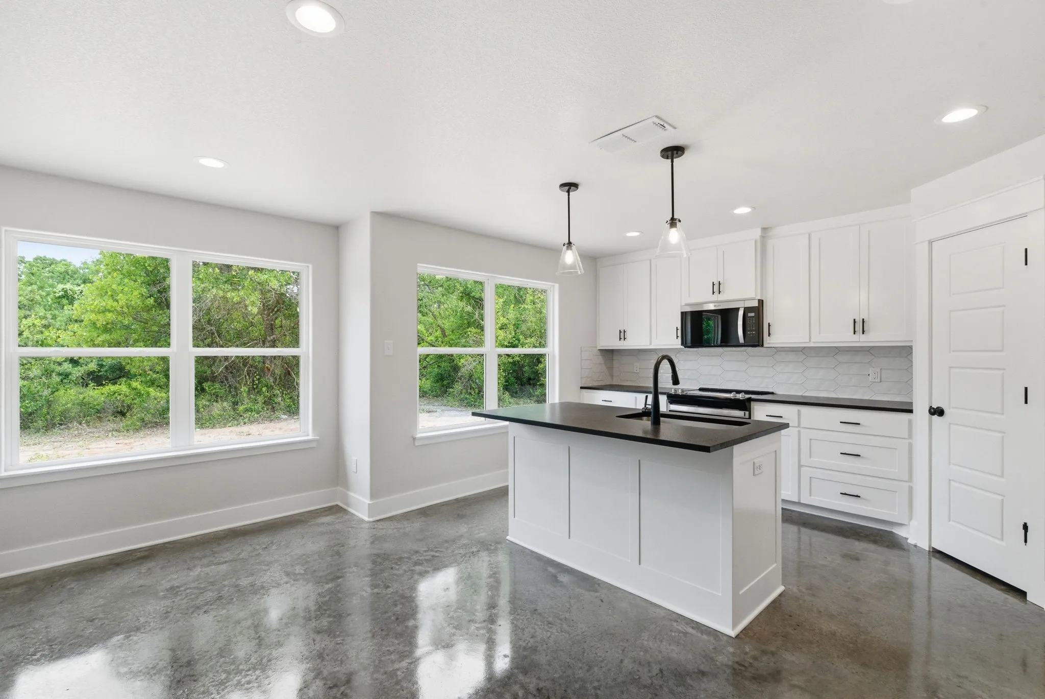 Single Family Residence For Sale in Parker County , 105 Graystone, Weatherford, Texas 76088, 3 Bedroom, 2 Bathroom, 2 Garage spaces, 1,630 Sqft, built in 2026, mls#21268525, Real Estate Agent in Weatherford, Homes For Sale in Parker county, Homes For Sale in Weatherford, Realtor in Weatherford Texas, Real Estate Brokerage Independent Realty Texas, Luminita Cordes Realtor