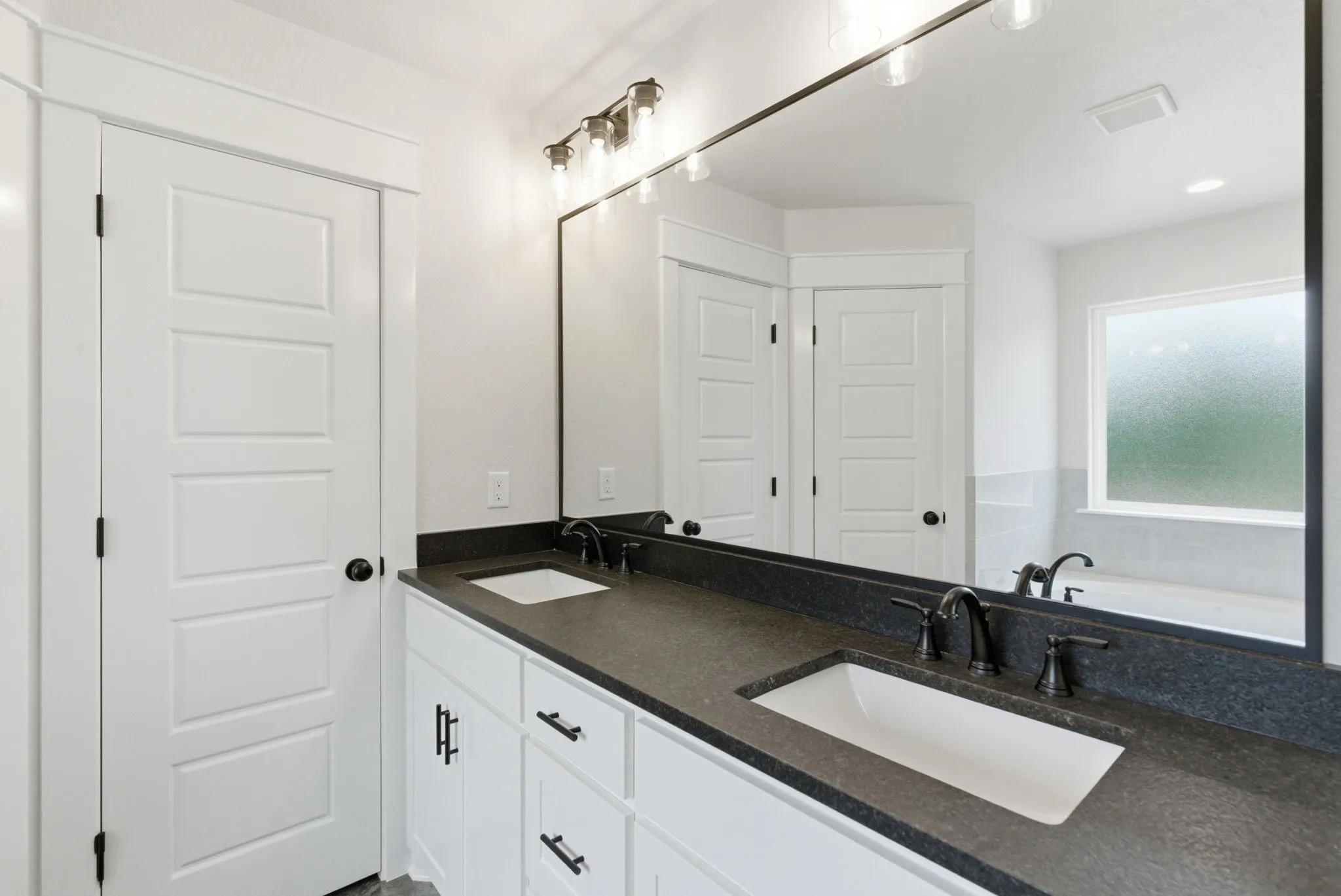 Single Family Residence For Sale in Parker County , 105 Graystone, Weatherford, Texas 76088, 3 Bedroom, 2 Bathroom, 2 Garage spaces, 1,630 Sqft, built in 2026, mls#21268525, Real Estate Agent in Weatherford, Homes For Sale in Parker county, Homes For Sale in Weatherford, Realtor in Weatherford Texas, Real Estate Brokerage Independent Realty Texas, Luminita Cordes Realtor