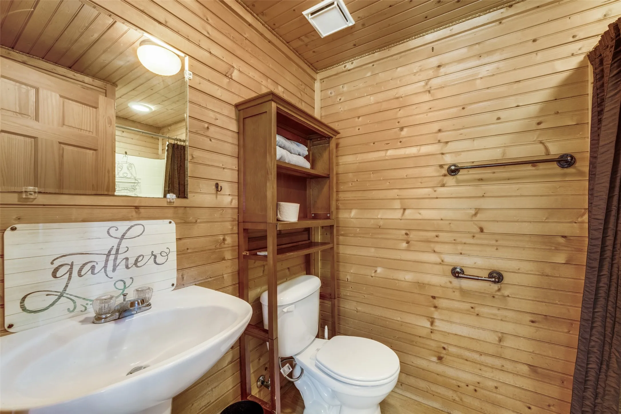 Single Family Residence For Sale in Grayson County , 586 Pleasant Home Road, Sherman, Texas 75092, 1 Bedroom, 1 Bathroom, Garage spaces, 372 Sqft, built in 2009, Price $1,199,000, mls#21258760, Real Estate Agent in Sherman, Homes For Sale in Grayson county, Homes For Sale in Sherman, Realtor in Sherman Texas, Real Estate Brokerage Independent Realty Texas, Luminita Cordes Realtor