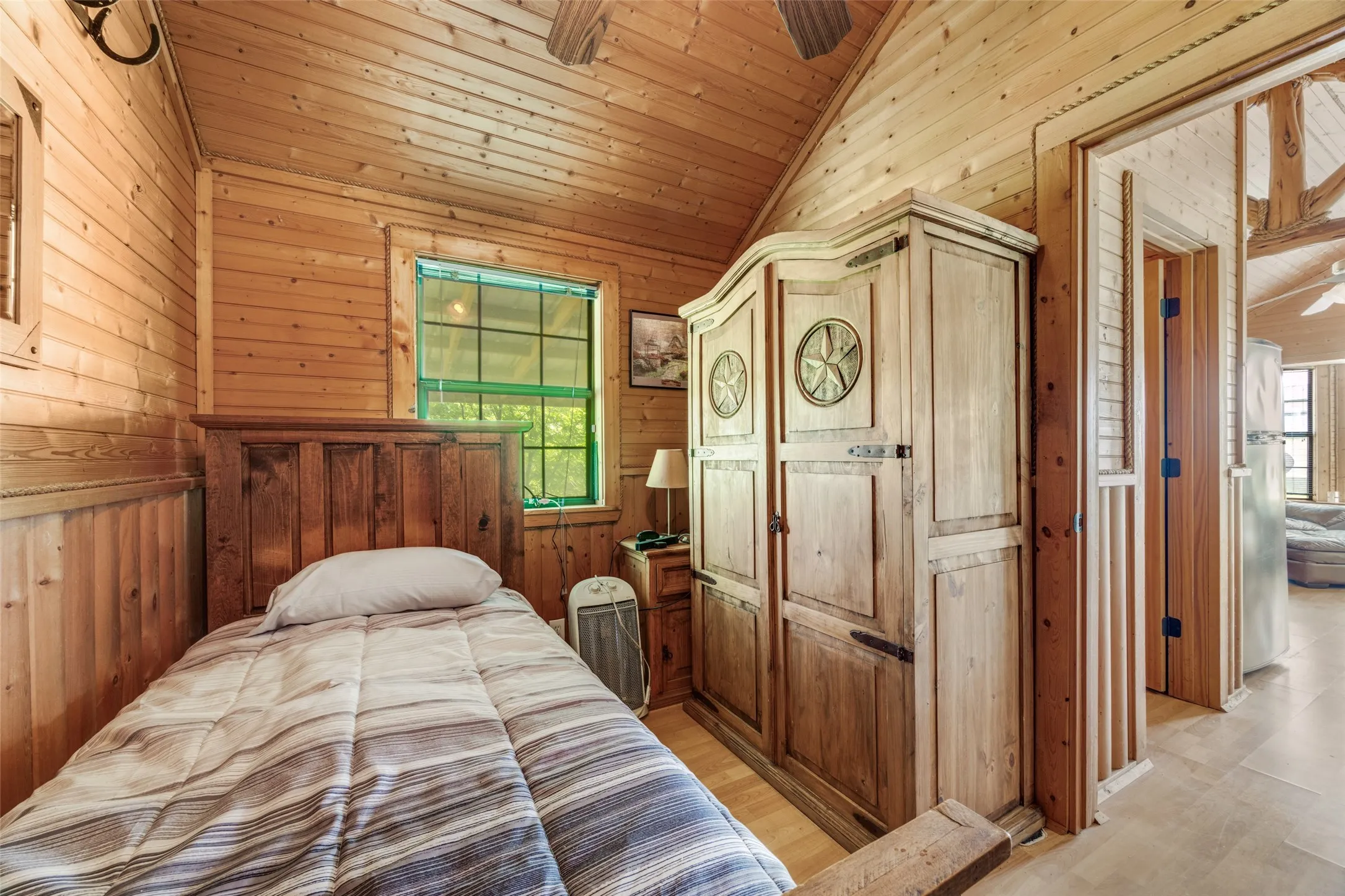 Single Family Residence For Sale in Grayson County , 586 Pleasant Home Road, Sherman, Texas 75092, 1 Bedroom, 1 Bathroom, Garage spaces, 372 Sqft, built in 2009, Price $1,199,000, mls#21258760, Real Estate Agent in Sherman, Homes For Sale in Grayson county, Homes For Sale in Sherman, Realtor in Sherman Texas, Real Estate Brokerage Independent Realty Texas, Luminita Cordes Realtor